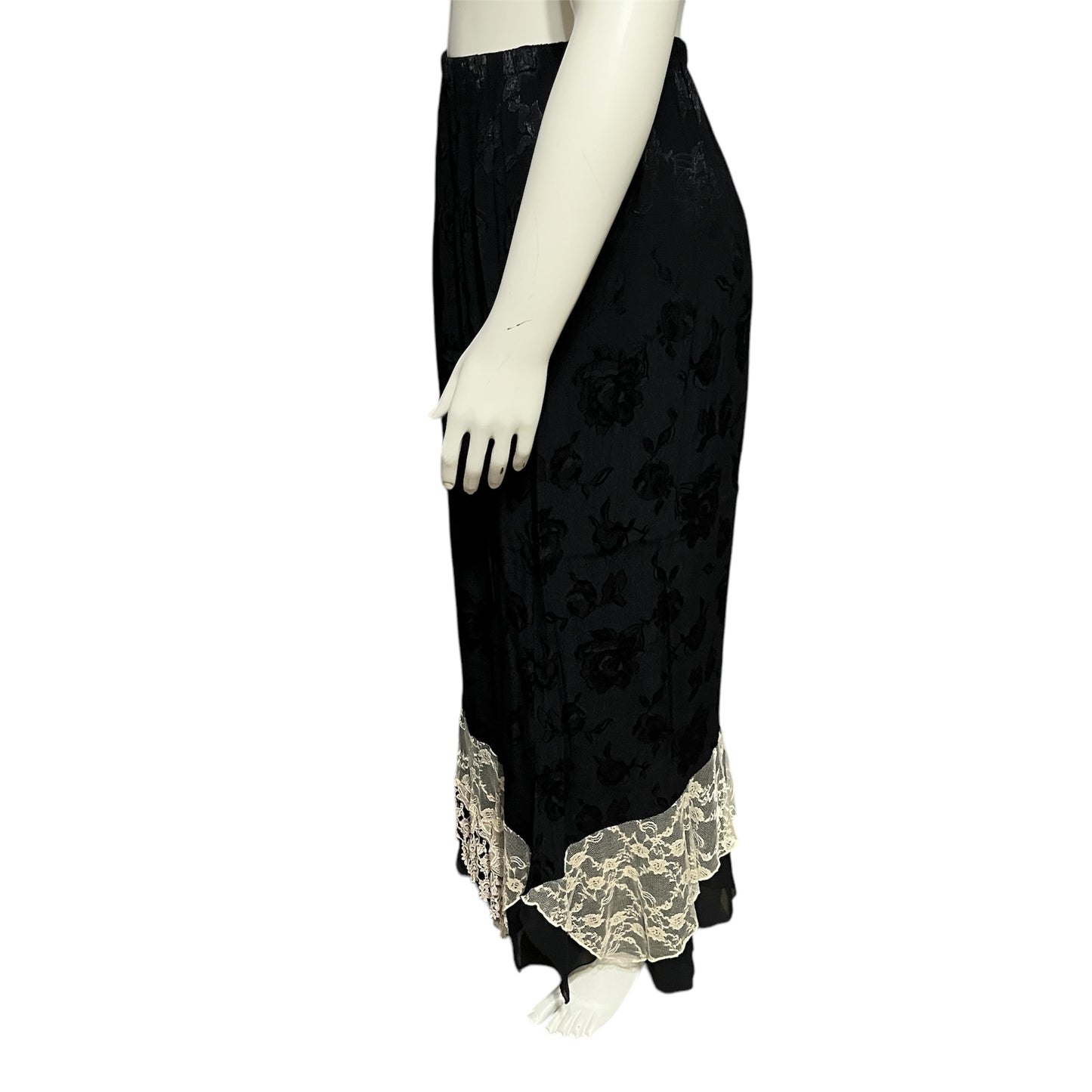 Spencer Alexis Floral Black Maxi Lace Skirt Sz-Lg