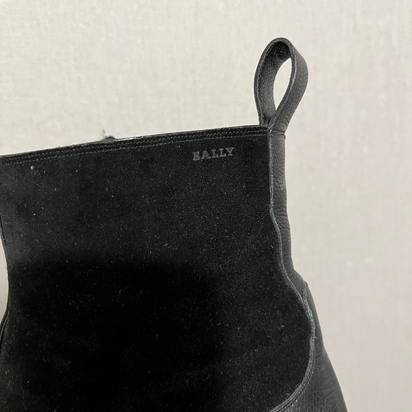Bally Men’s Chelsea Leather Suede Boots Sz-8 Women’s size 10.5/11