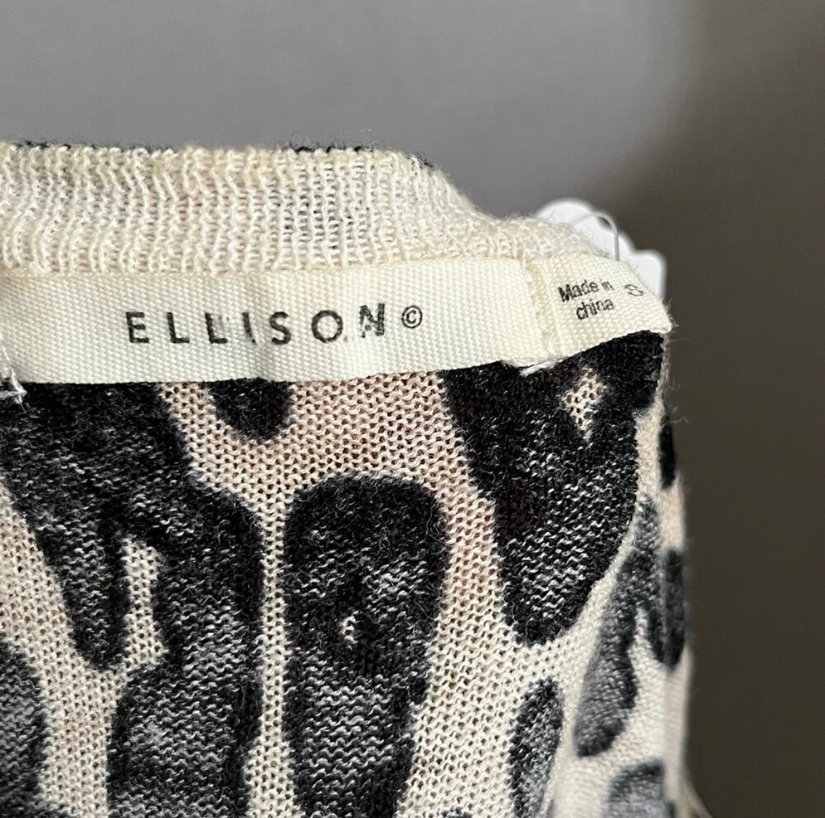 Ellison Cotton Linen Leopard Print V-Neck Sweater Sz-Small