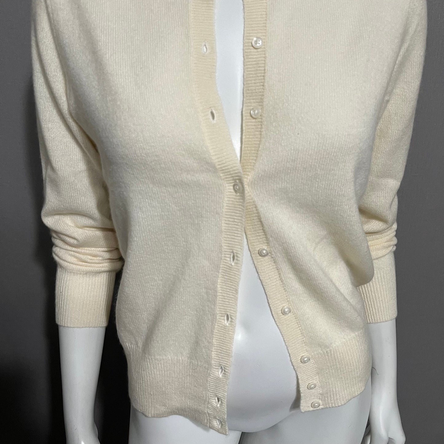 Lord & Taylor Cream 100% Cashmere Button Front Cardigan Sz-Medium Petite