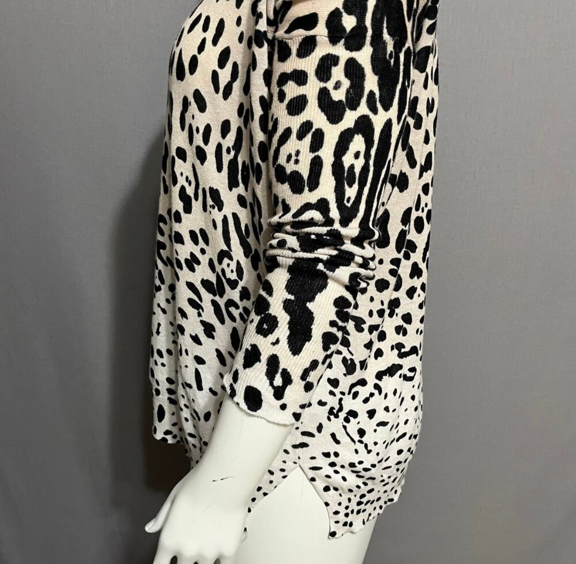 Ellison Cotton Linen Leopard Print V-Neck Sweater Sz-Small
