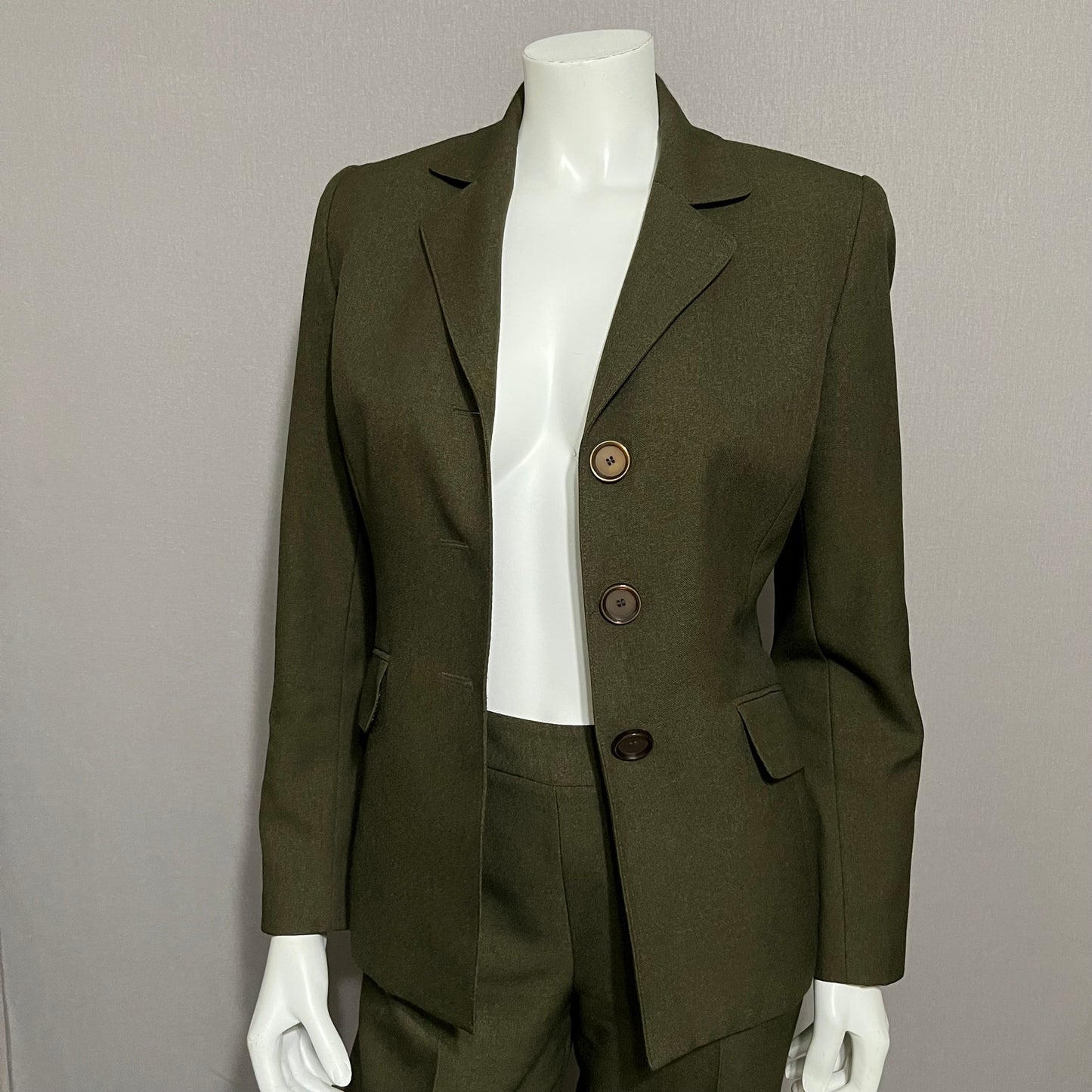 Jones Studio Army Green 2 Pc Career 3 Button Blazer & Pant Suit Sz-6