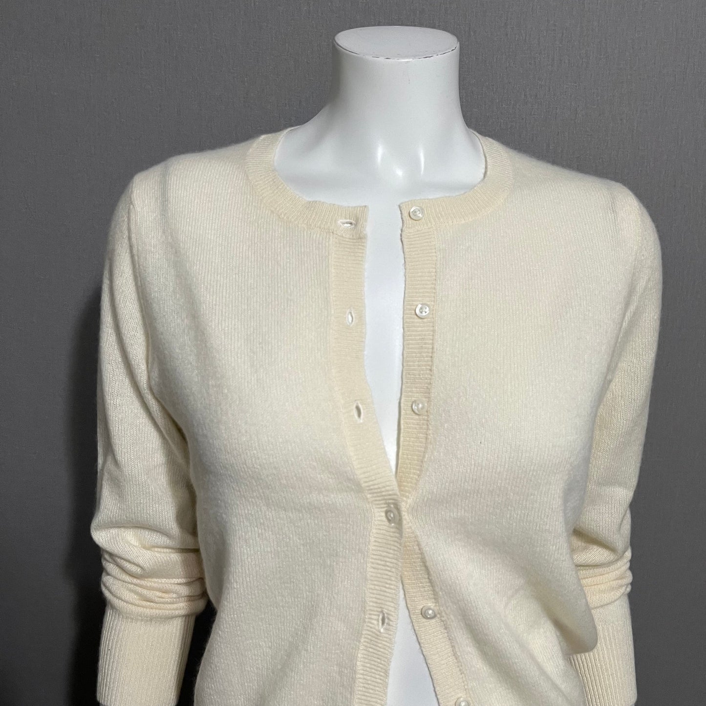 Lord & Taylor Cream 100% Cashmere Button Front Cardigan Sz-Medium Petite