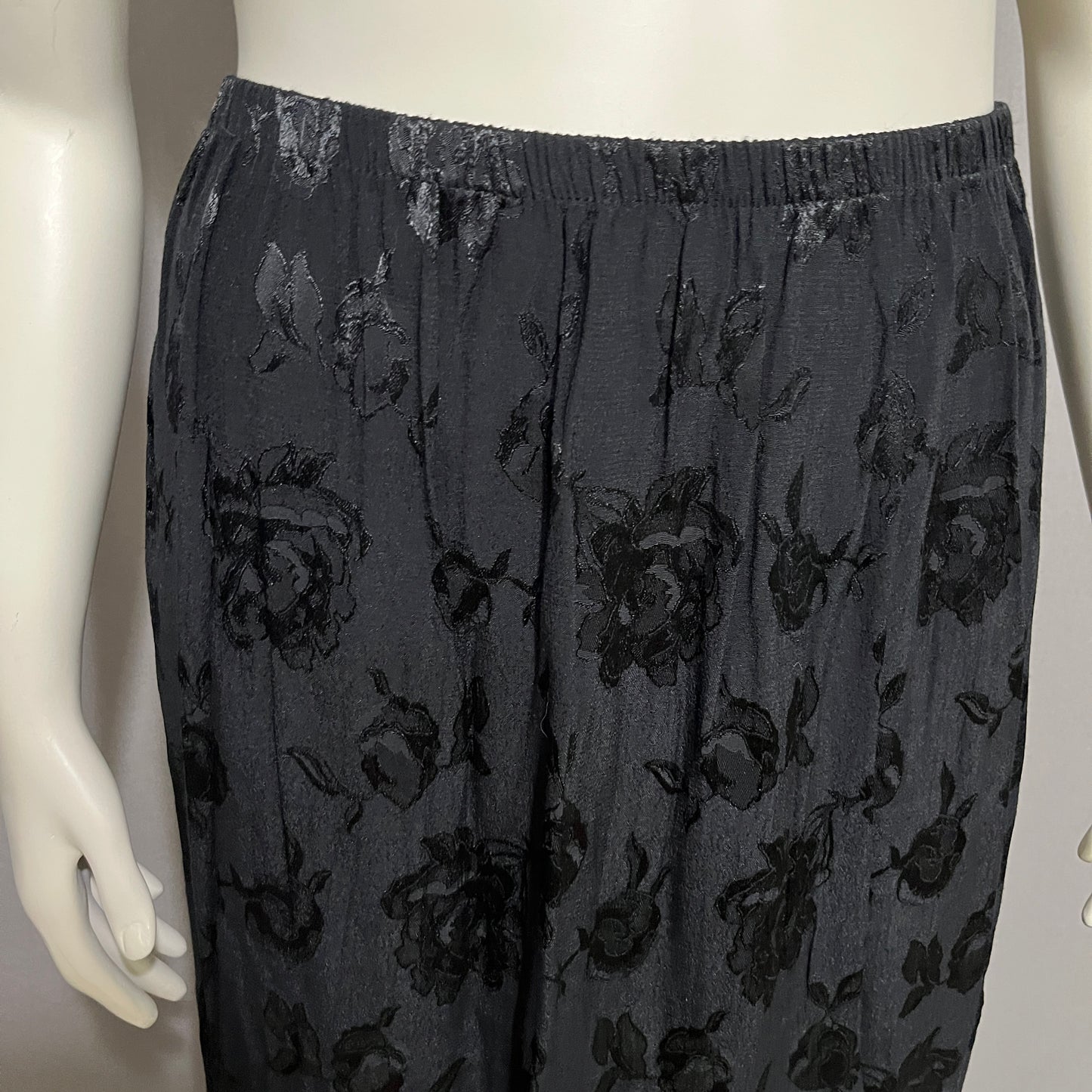 Spencer Alexis Floral Black Maxi Lace Skirt Sz-Lg