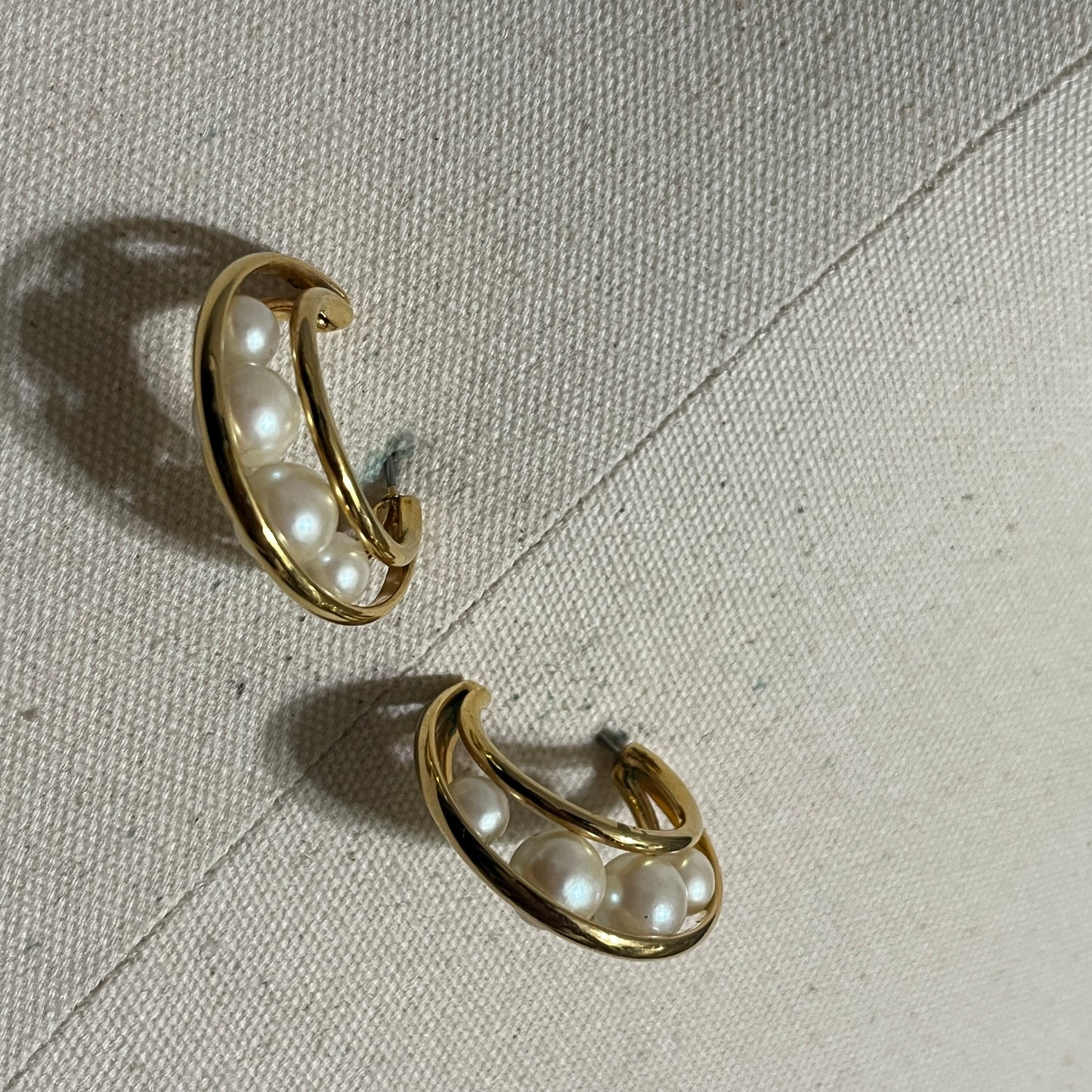 Elegant Gold and Pearl Hoop Earrings