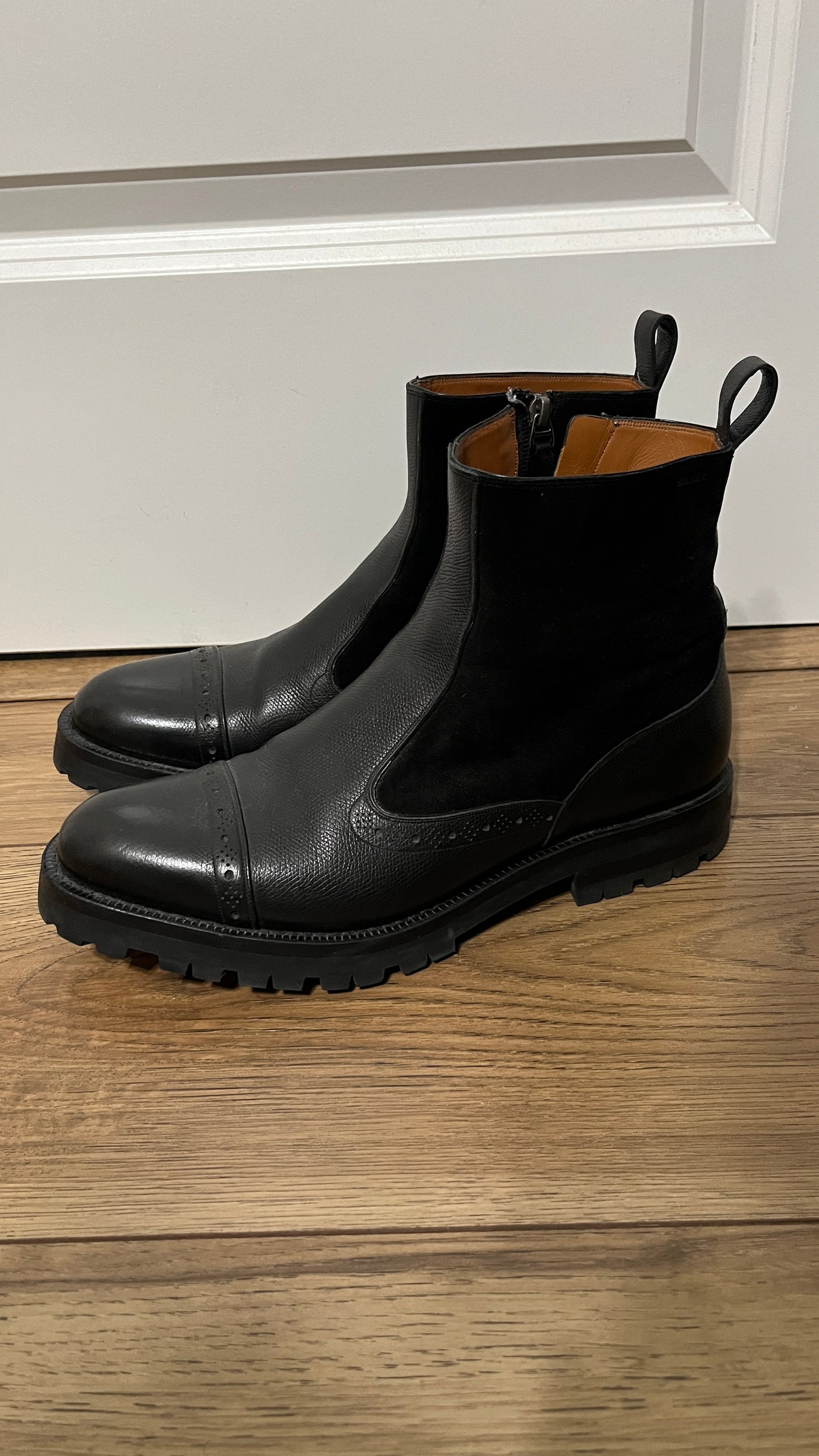 Bally Men’s Chelsea Leather Suede Boots Sz-8 Women’s size 10.5/11