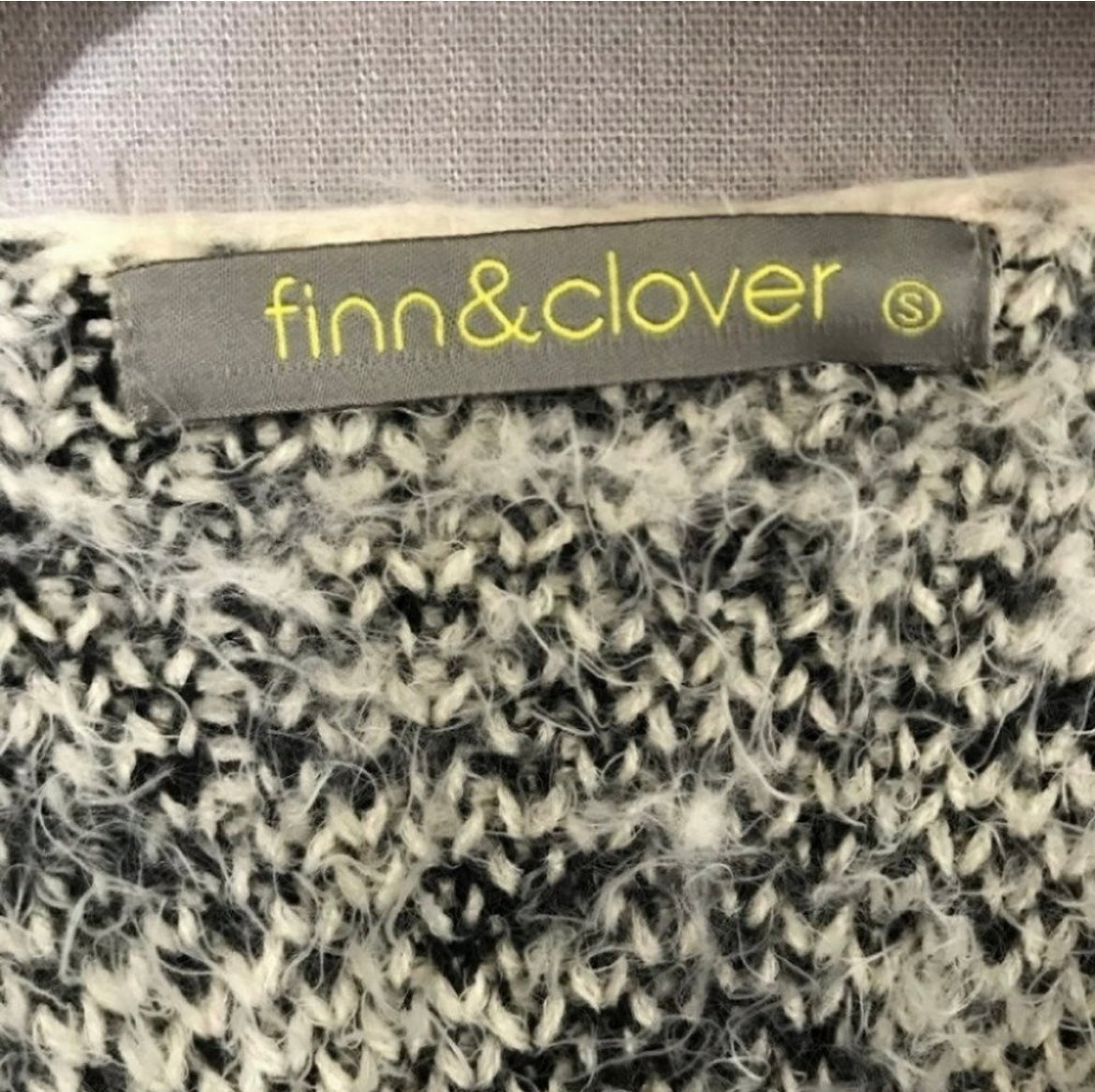 Finn & Clover Fuzzy Snowflake Sweater Sz-Small