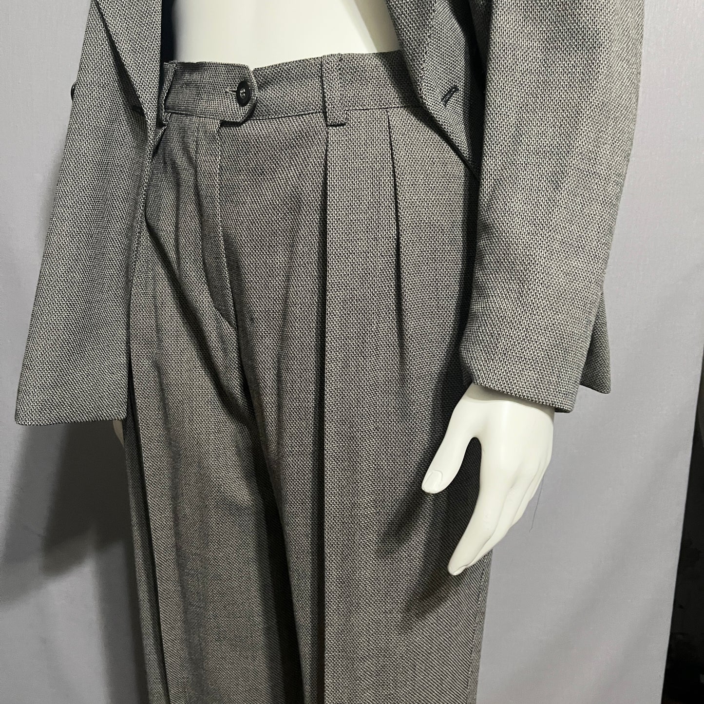 Escada 2 Pc Pants Double Breasted Pleated Neutral Set Sz-40/42 Large