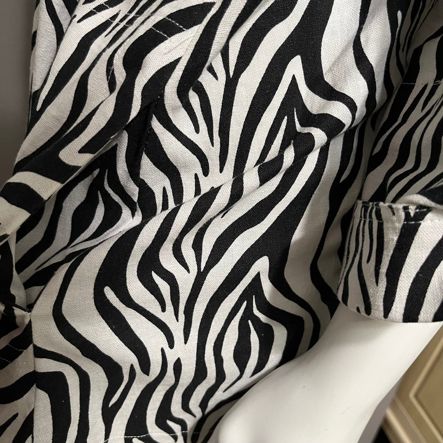 Talie Black Zebra Print Linen / Viscose Shirt Sz-Medium