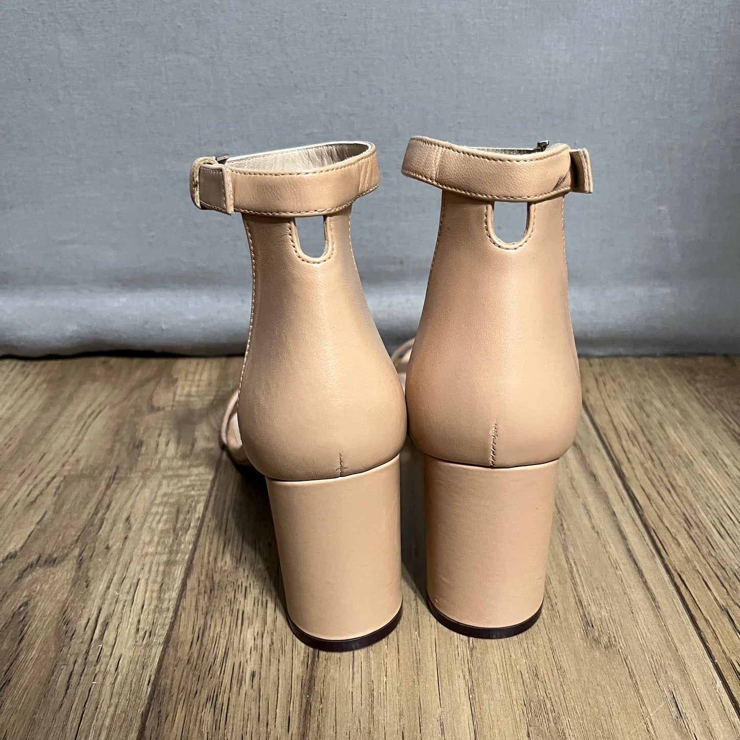 Stuart Weitzman Nude Leather Ankle Strap Block Heel Sandal Sz-8