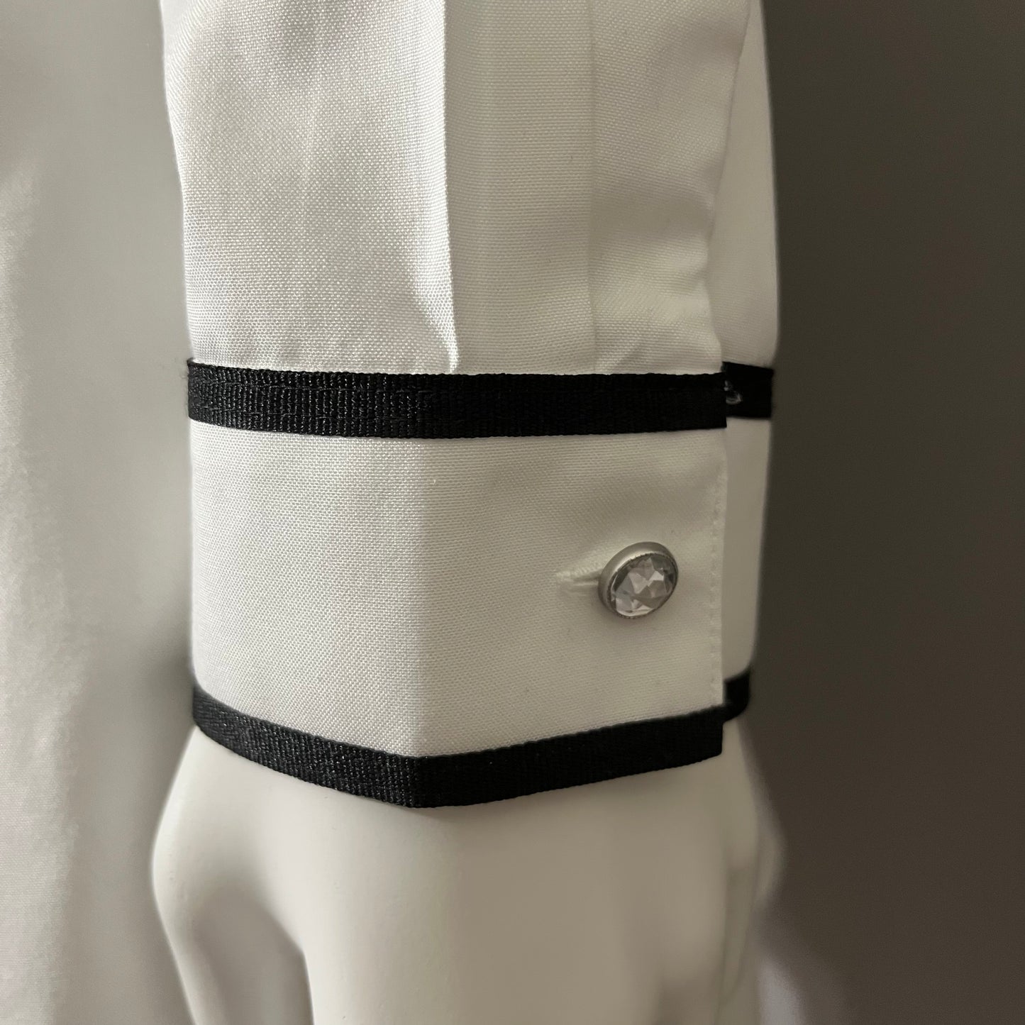 Chico’s White With Black Trim Button Down Shirt Sz-1 Medium-Large