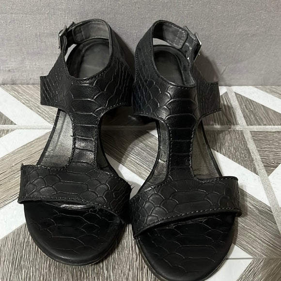 Stuart Weitzman Black Textured Leather Open Toe Sandals Sz-6.5 M