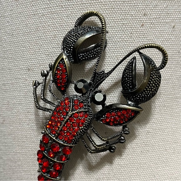 Lobster Red Antique Gold Brooch