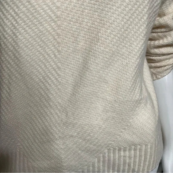 Neiman Marcus Cream Cashmere Sweater
