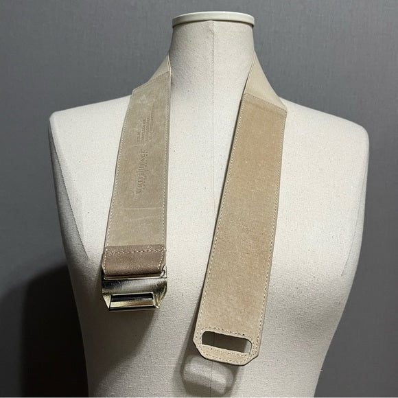 White House Black Market Leather Shimmer Gold Buckle Stretch Belt Sz-Medium