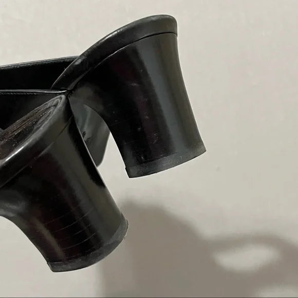 Salvatore Ferragamo Black Strap Sandal Sz- 6 1/2 B