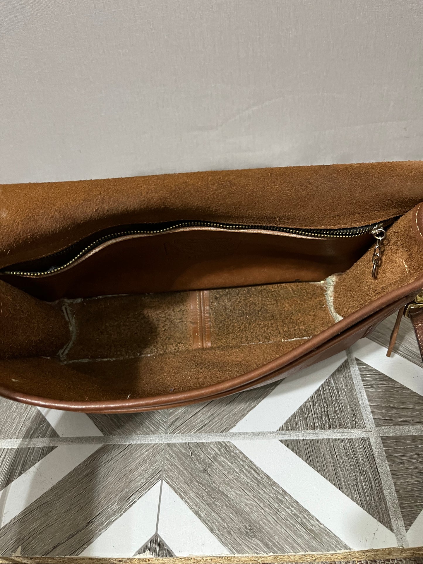 Vintage Coach Brown 9310 Crossbody Leather Handbag