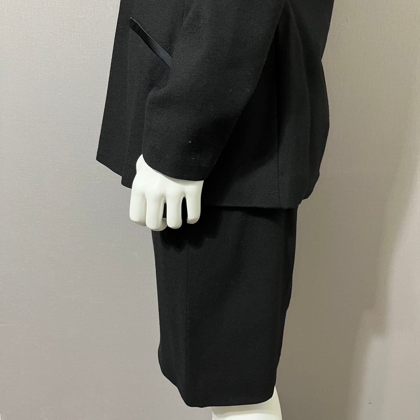 Vintage Black 2pc Wool Skirt Suit Set Sz-8