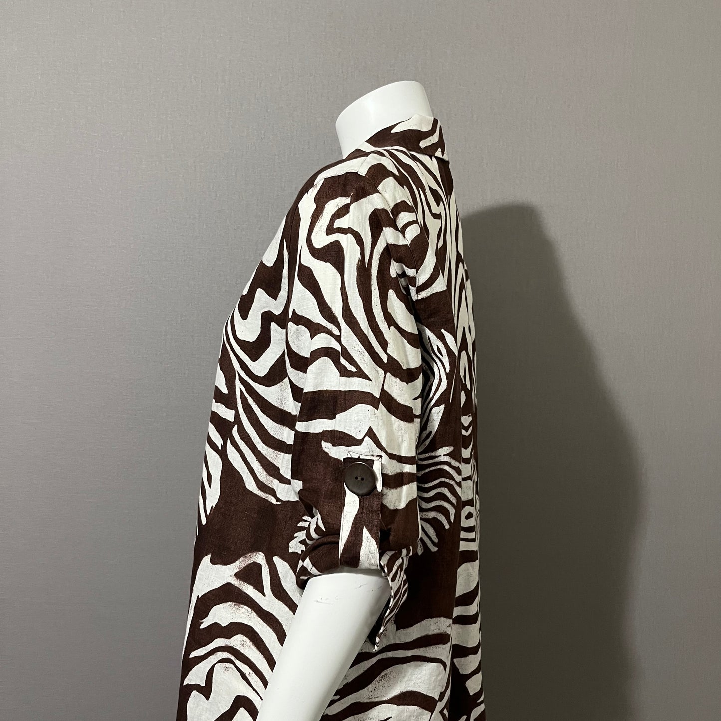 Jones New York Brown Linen Zebra Print Shirt Sz- Small/Medium