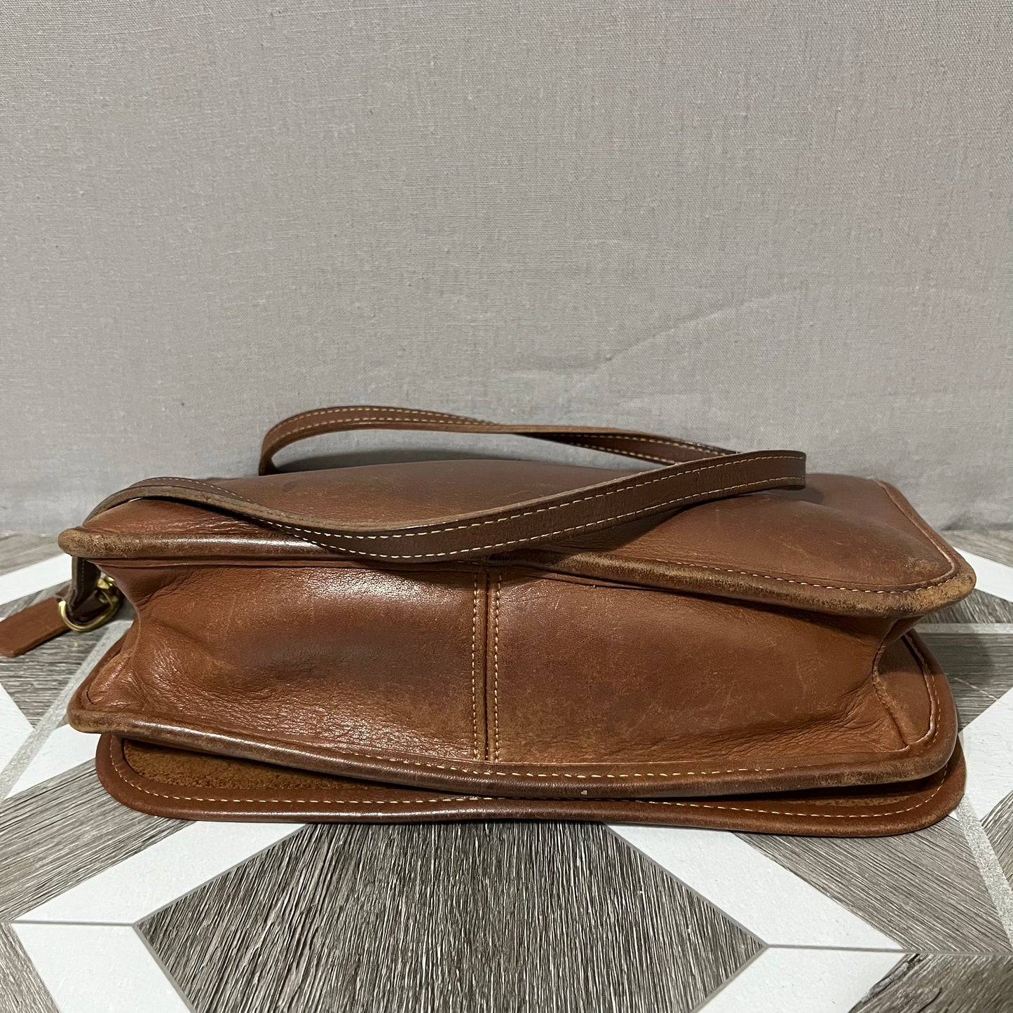 Vintage Coach Brown 9310 Crossbody Leather Handbag