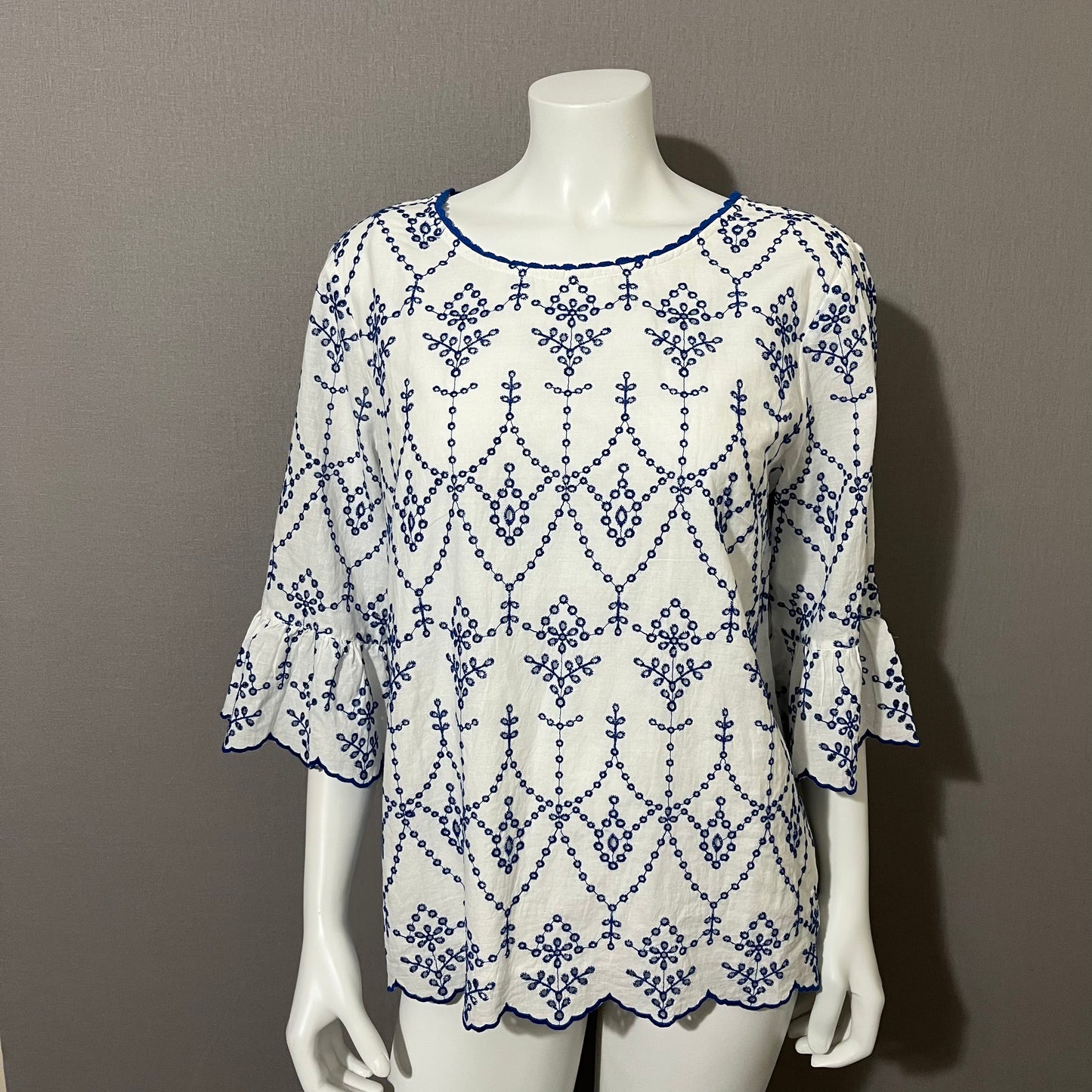 Sundance White | Blue Eyelet Scalloped Hem Top Sz-Large