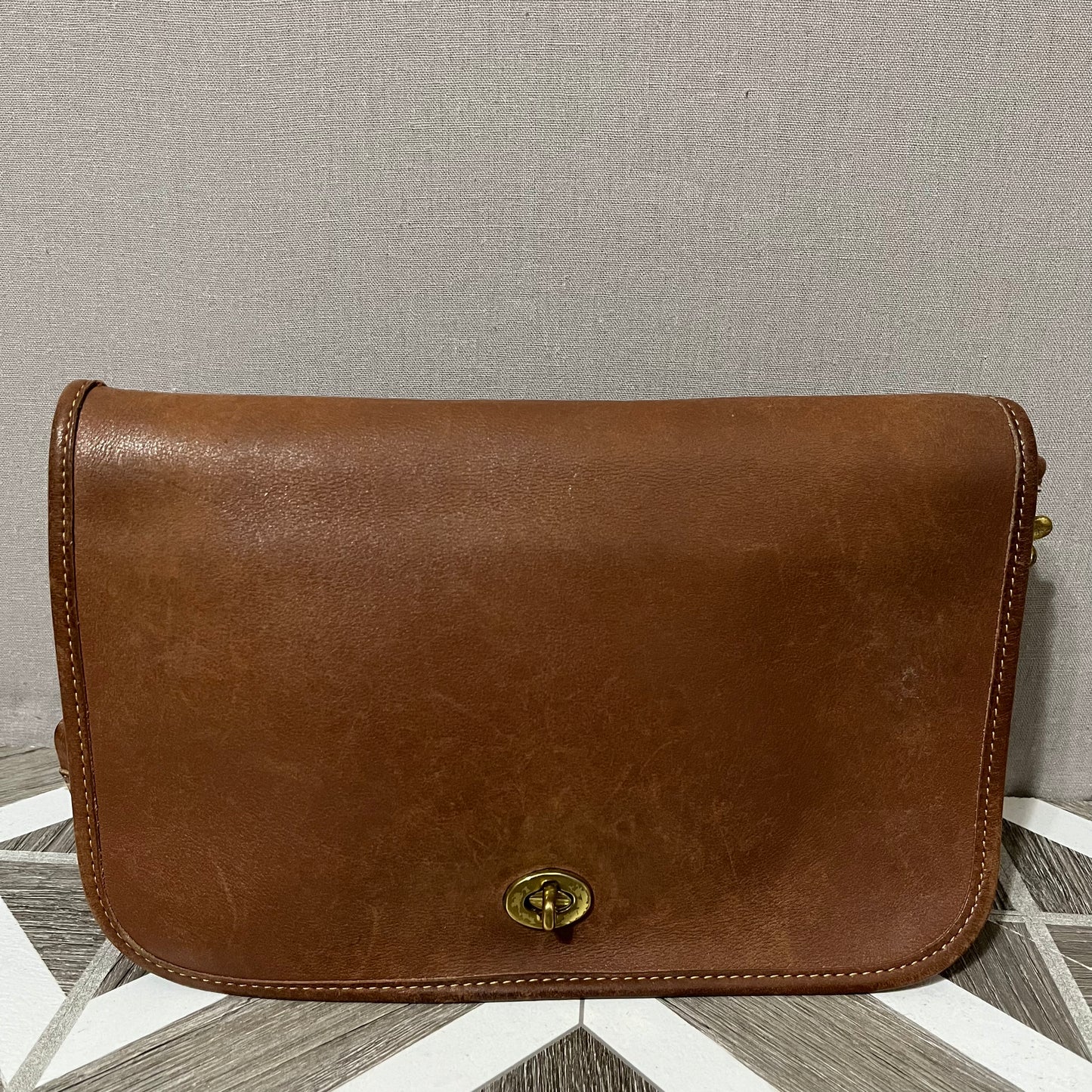 Vintage Coach Brown 9310 Crossbody Leather Handbag