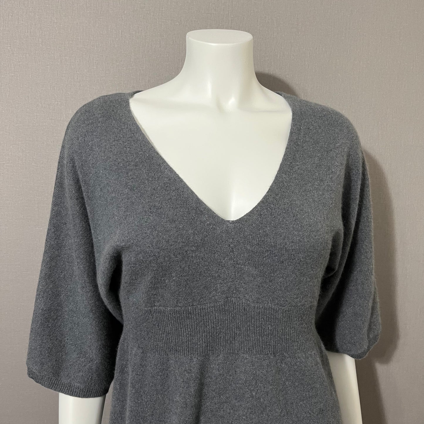 Cashmere Elena Solano V-Neck Peplum Sweater Sz-Medium