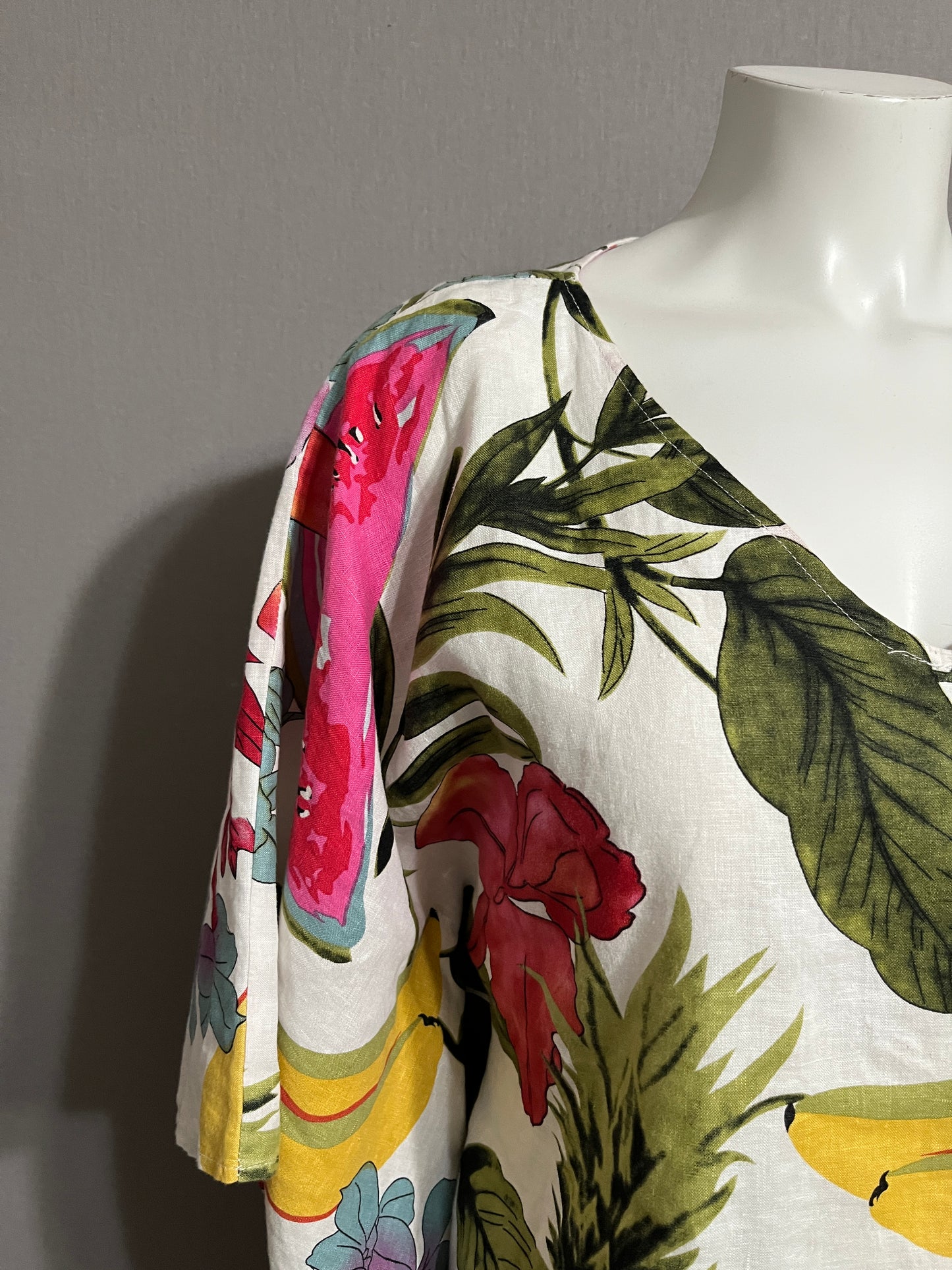 Peck & Peck Linen Fruit Poncho Sz-Small