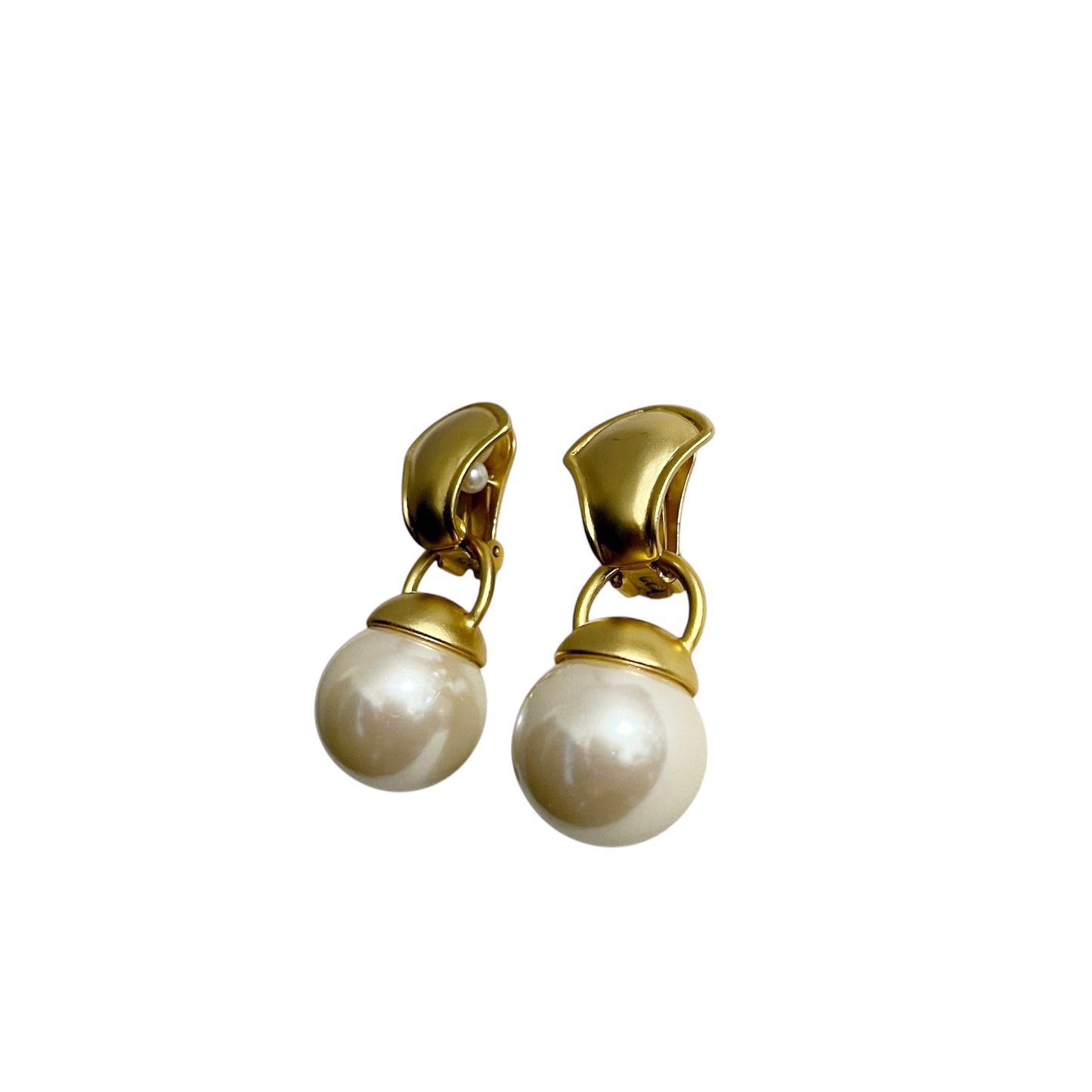 Vintage Door Knocker’s Gold and Cream Pearl Clip On Earrings