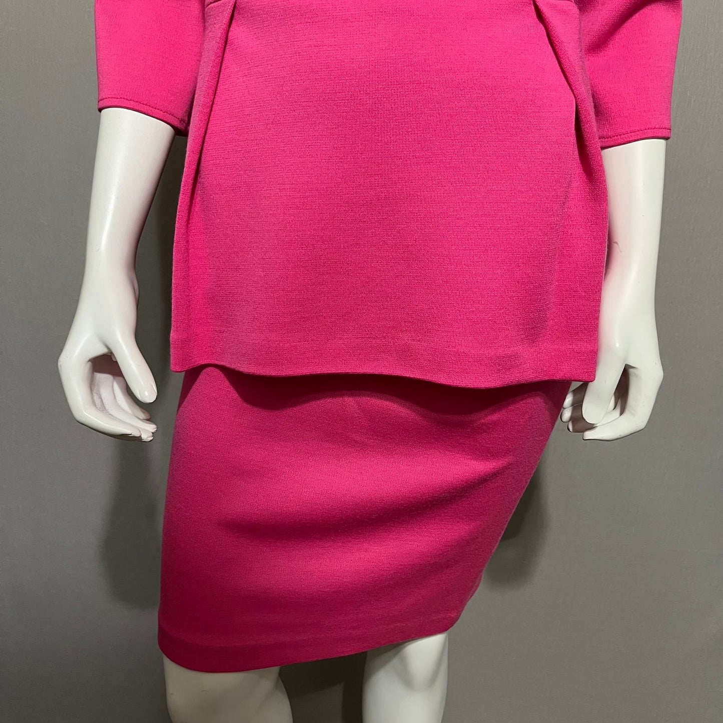 St. John Pink 2 Pc Peplum Knit Skirt Set Sz-2/4 or Small