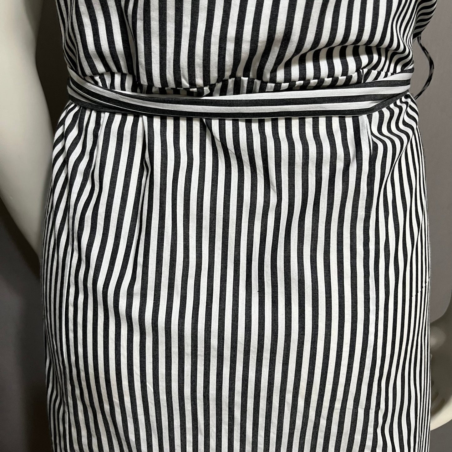 The Royal Standard Gray 100% Cotton Striped Dress Tie Waist Sz-Medium