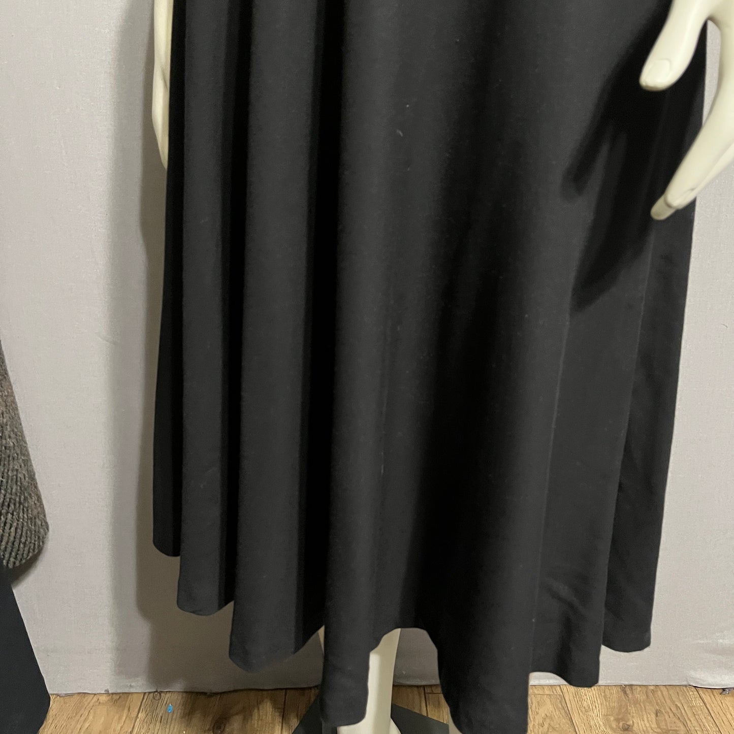 Vintage Russ Rayon Blend Black Circle Lightweight Midi Skirt Sz-8