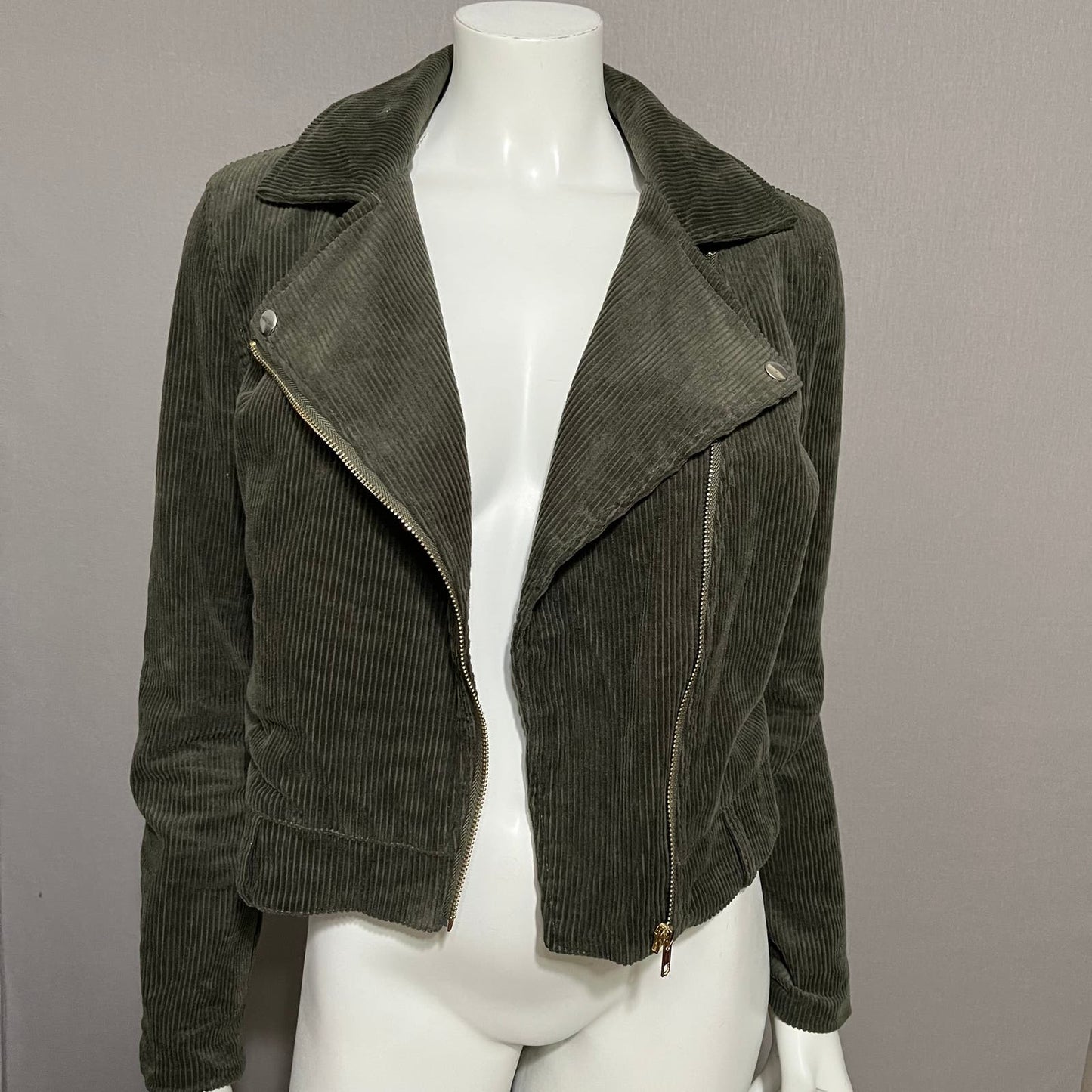 Olive Green Corduroy 100% Cotton Olive Green Cropped Jacket Sz-Small