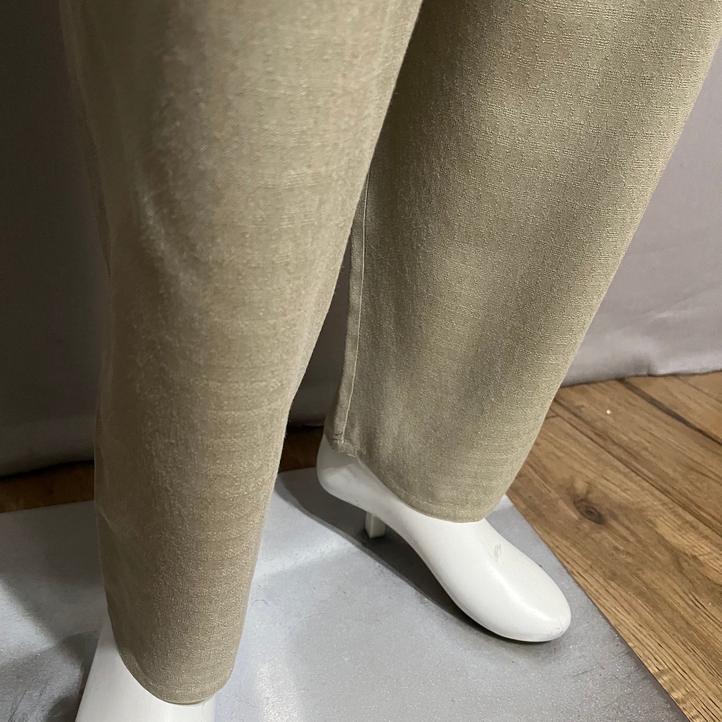 Eileen Fisher Taupe 100% Silk High Waist Pleated Trousers Sz-2