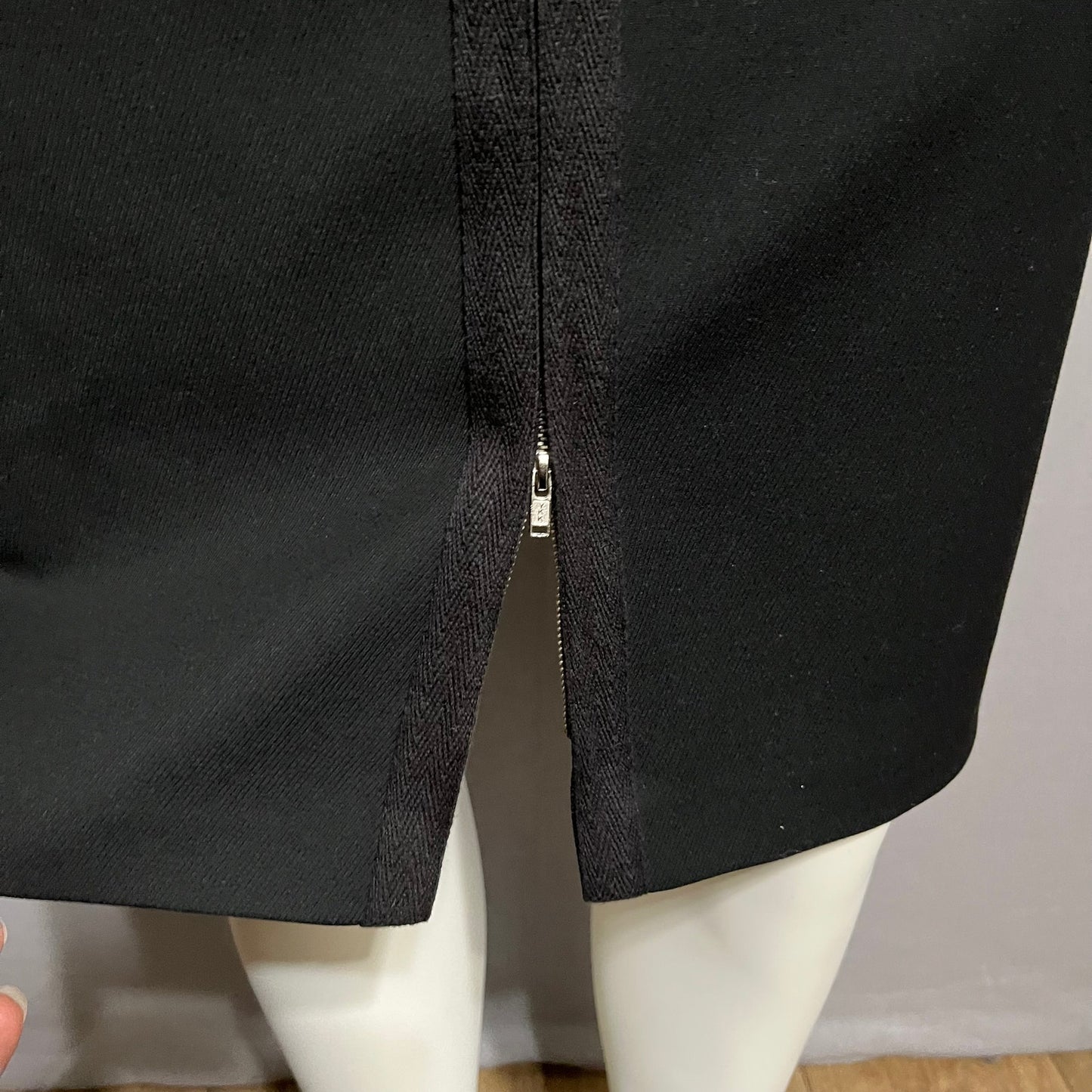 BCBG Maxazria Black Cargo Style Front Zip Pencil Skirt Sz-12