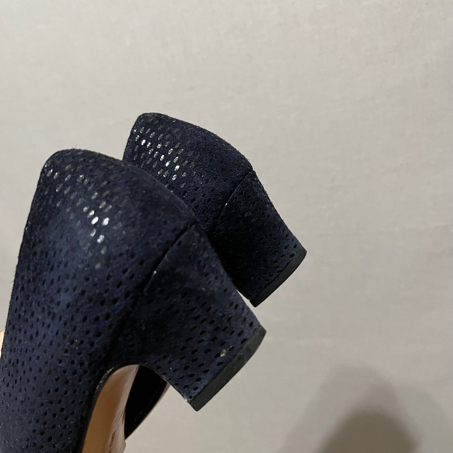 Salvatore Ferragamo Navy Textured Suede Leather Kitten Heel Sz-6 1/2 B