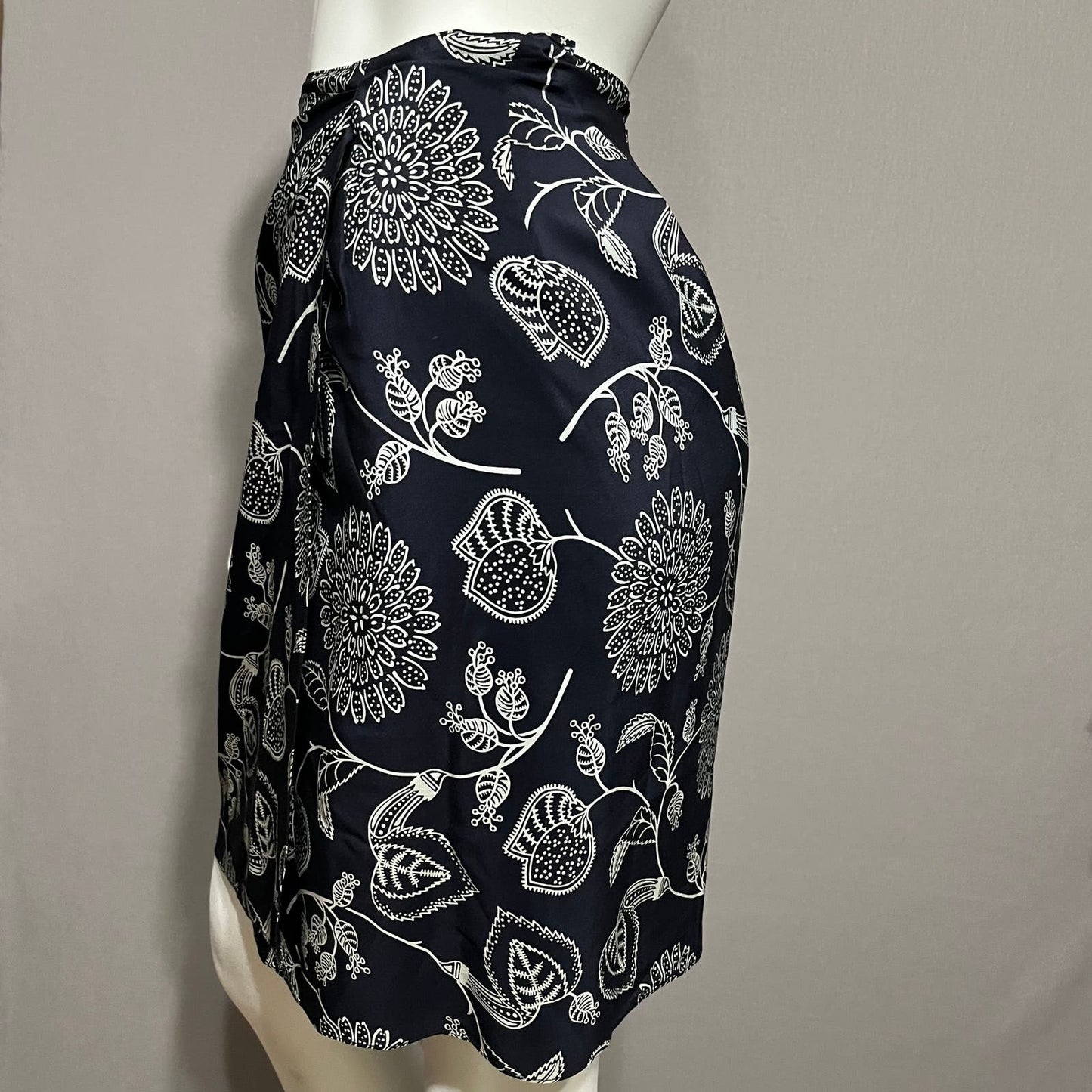 Evan Picone 100% Silk Navy White Floral Wrap Skirt Sz-10