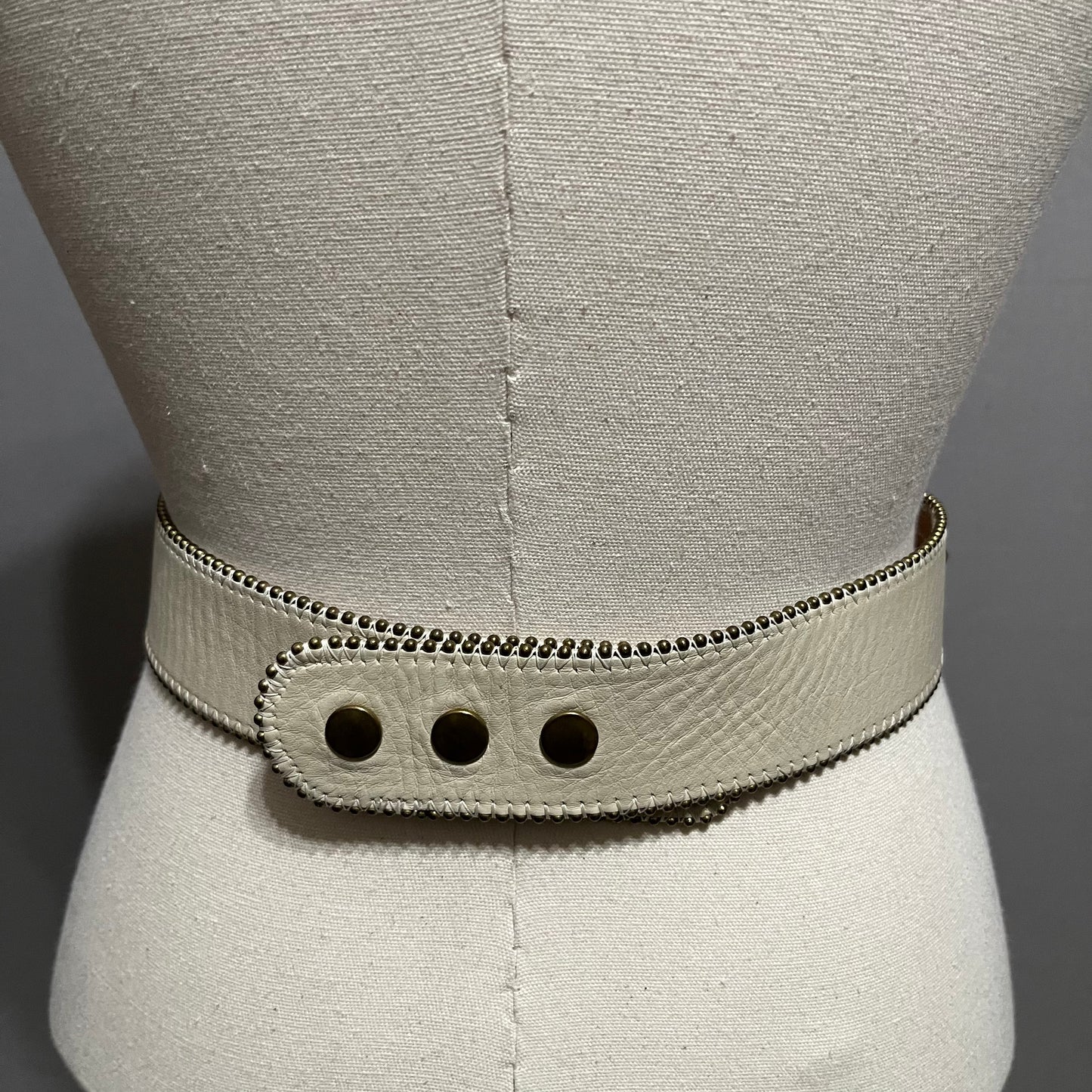 Vintage Streets Ahead Artsy Beige Leather With Chain Belt Sz-Small