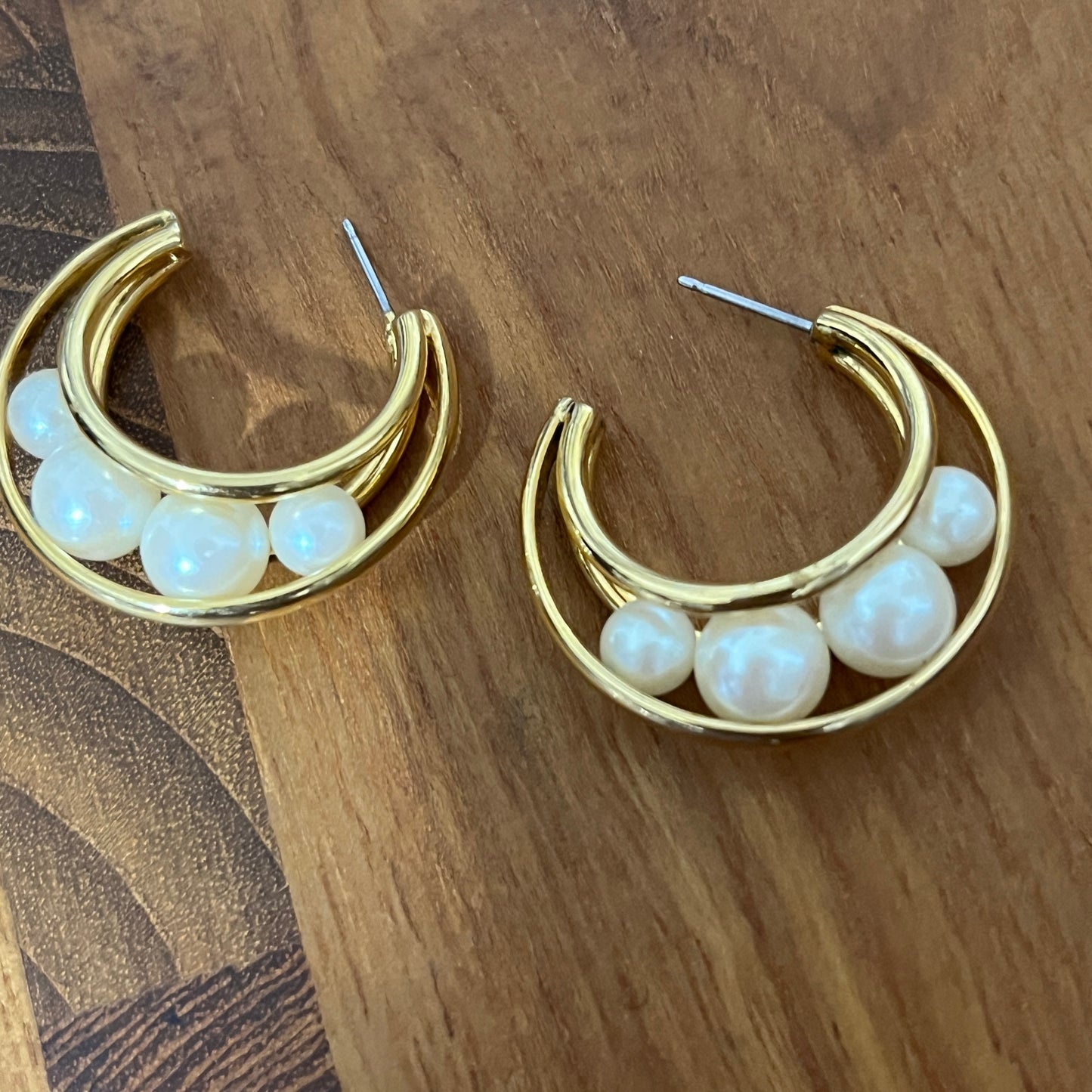 Elegant Gold and Pearl Hoop Earrings