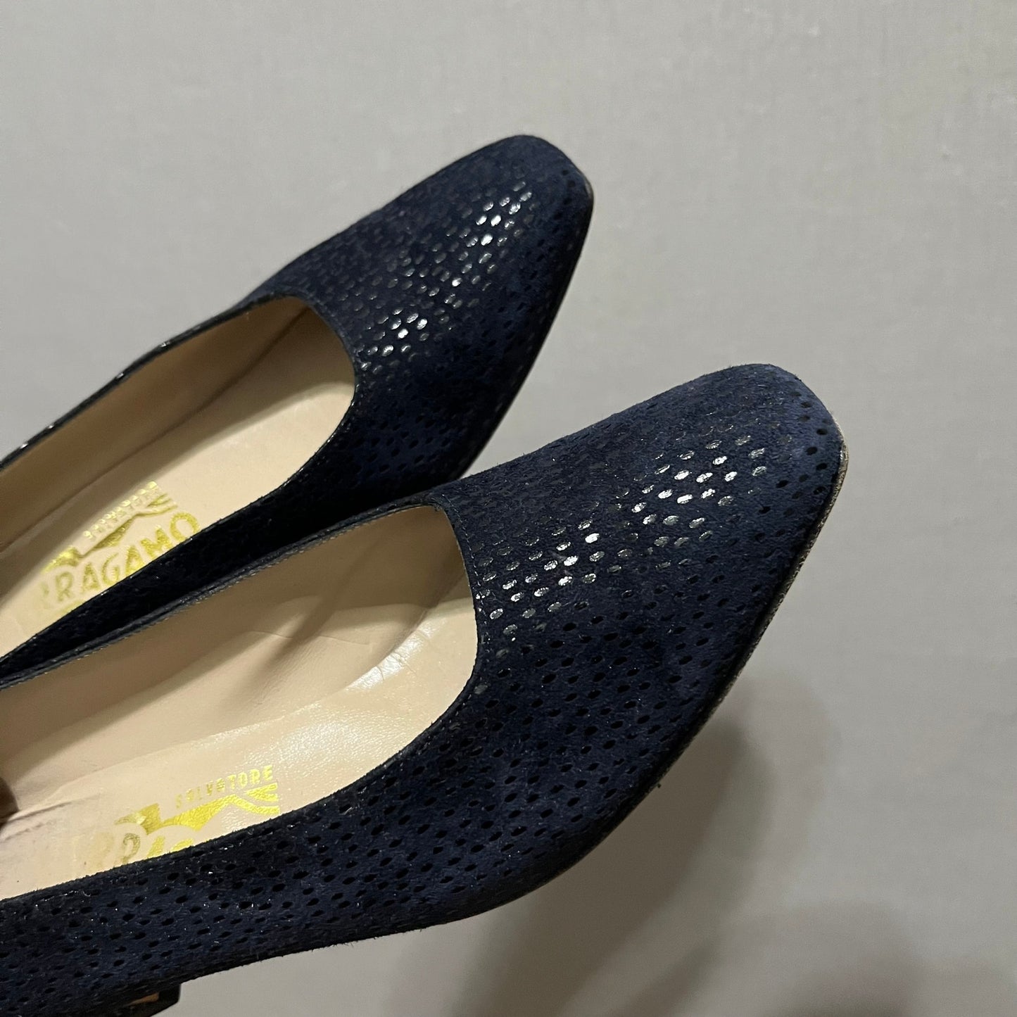 Salvatore Ferragamo Navy Textured Suede Leather Kitten Heel Sz-6 1/2 B