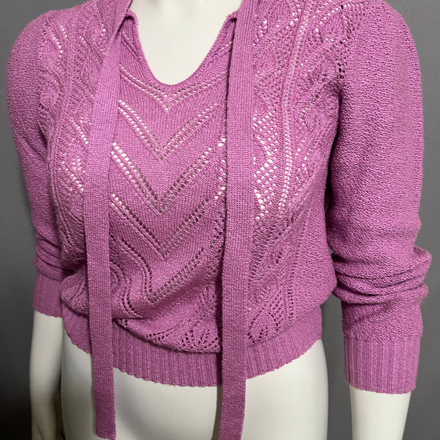 Vintage America Women's V-Neck Sweater in Pink