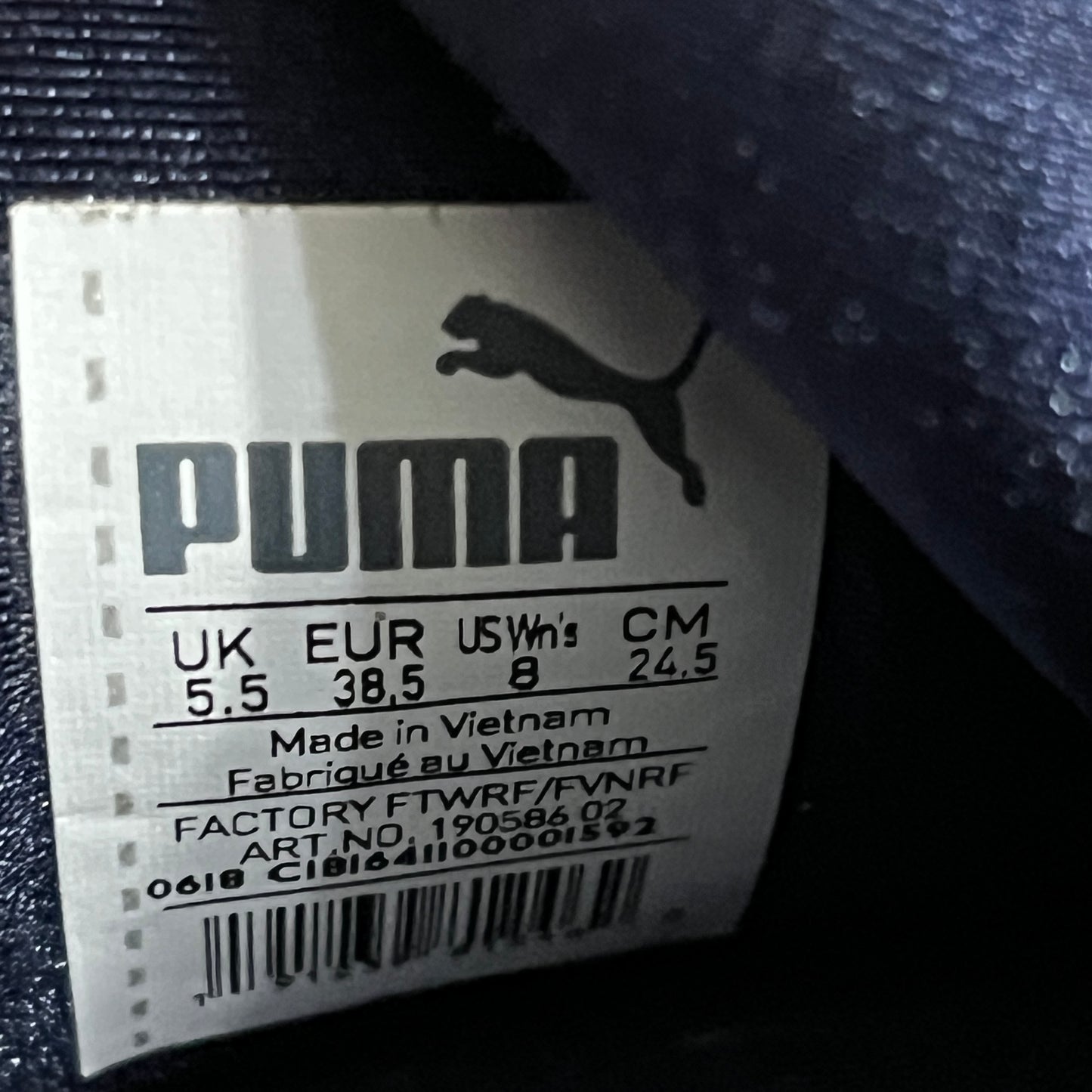 puma sneakers women 8 Navy & White Athletic Cleats