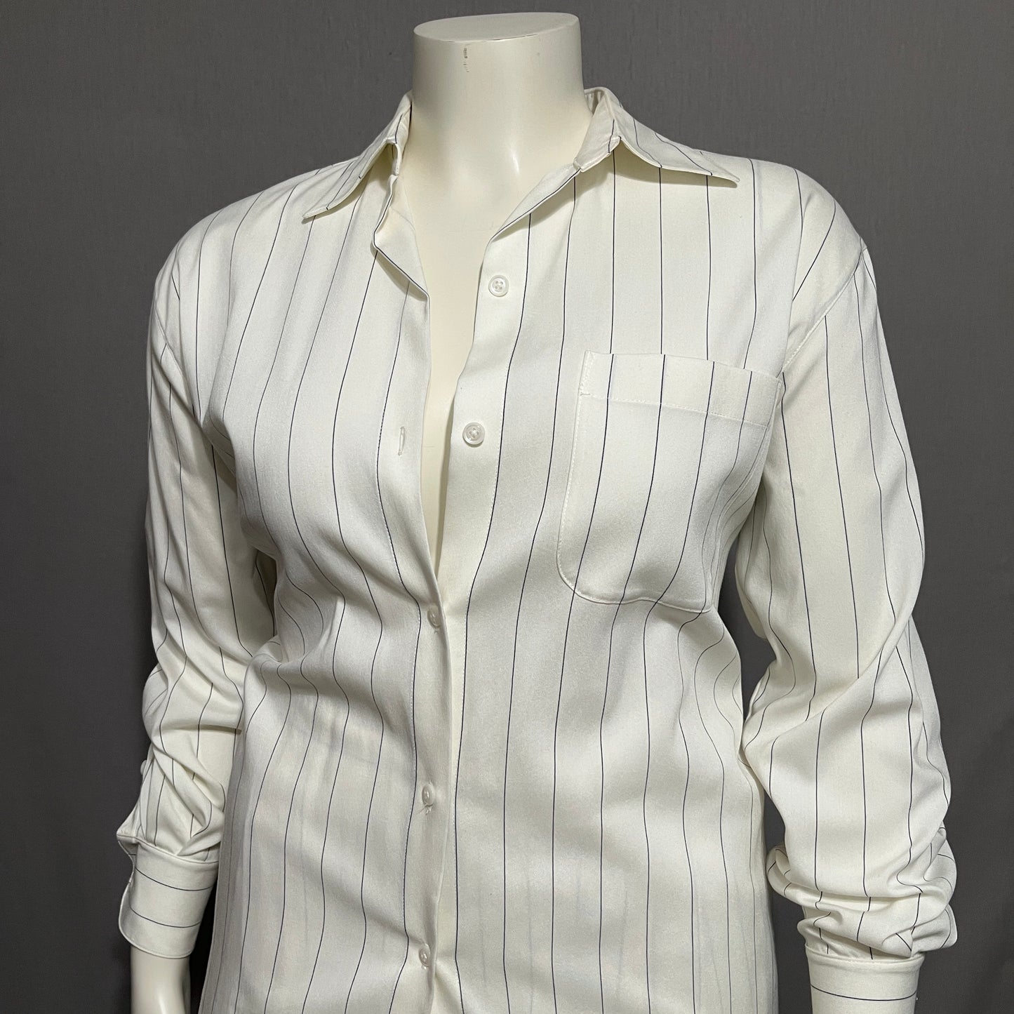 Ellen Tracy White and Black Pinstriped 2 pc Pant Set Sz-Large