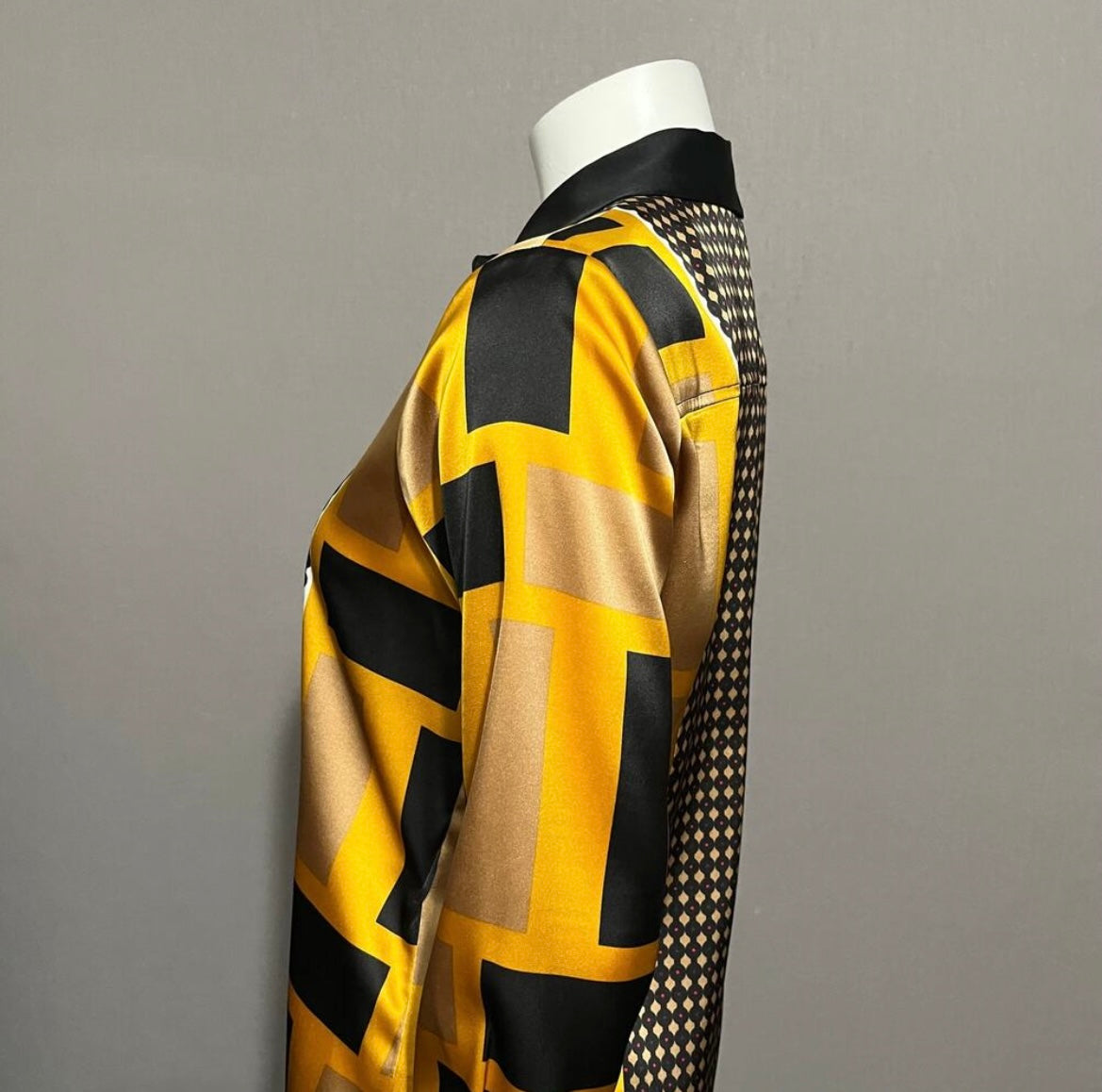 Calvin Klein Geometric Gold & Black Satin Blouse Sz-Small