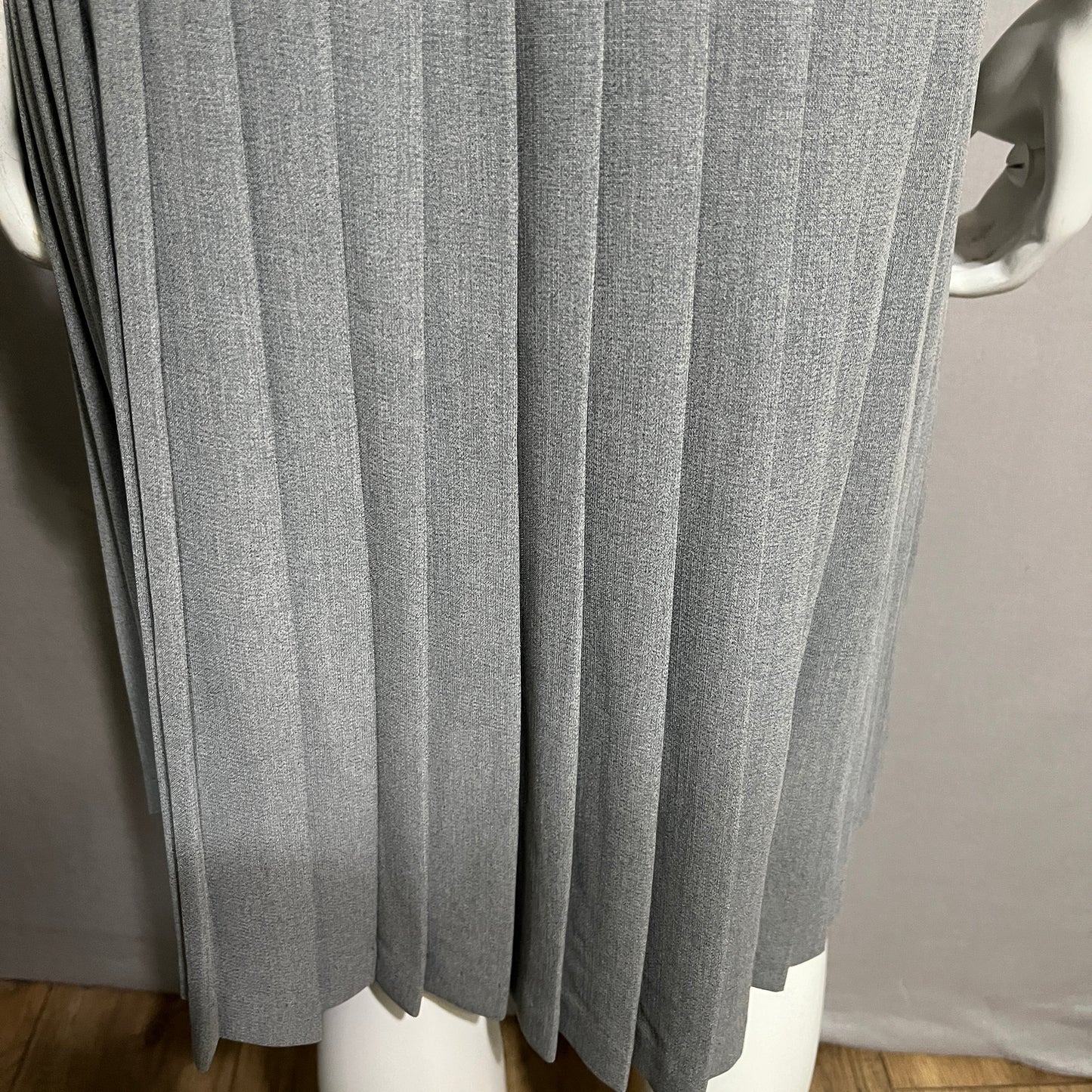 Samantha Taylor Gray A-Line Pleated Skirt Sz-6