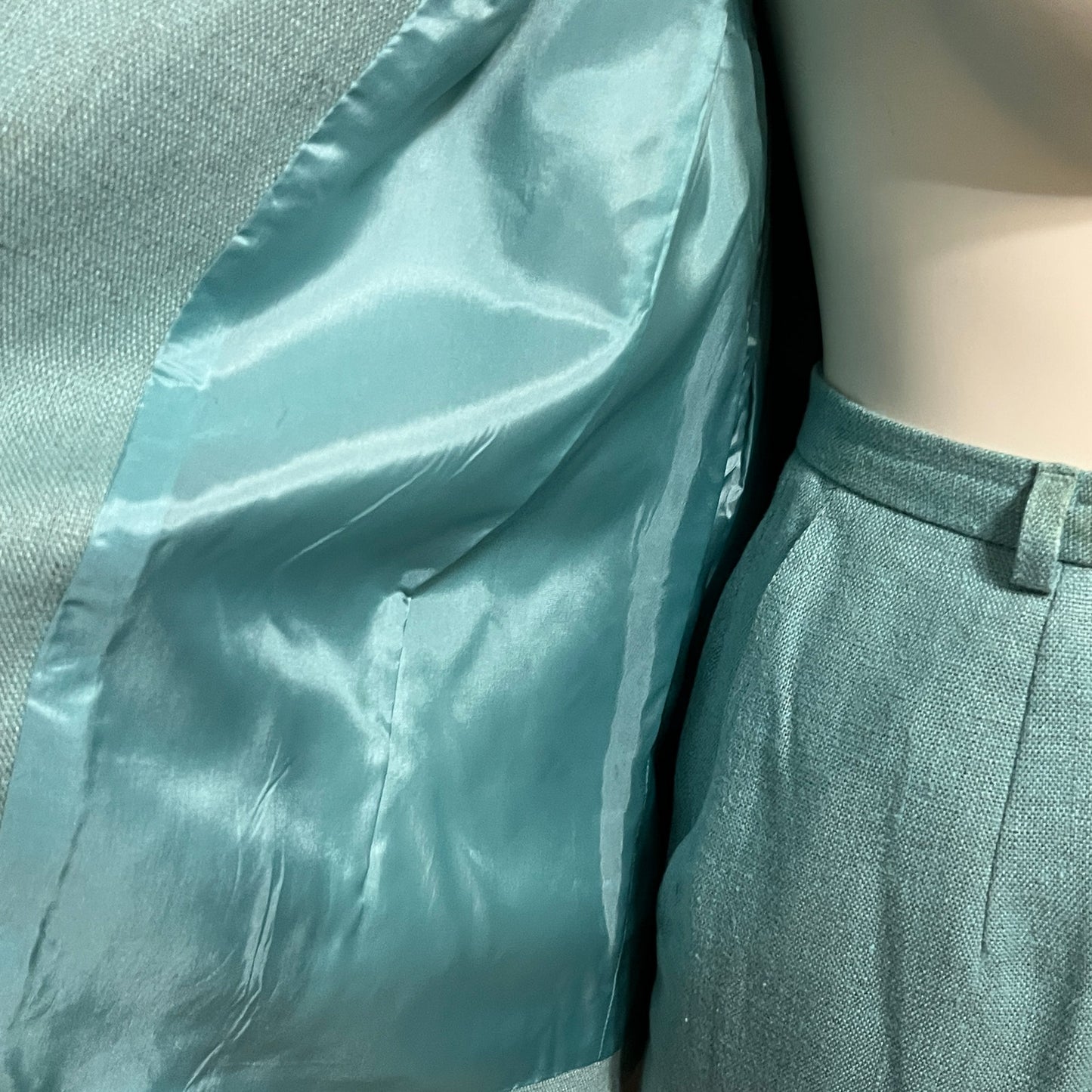 Doncaster Mint Women’s Green 100% Linen 2 Pc Pant Suit-LARGE