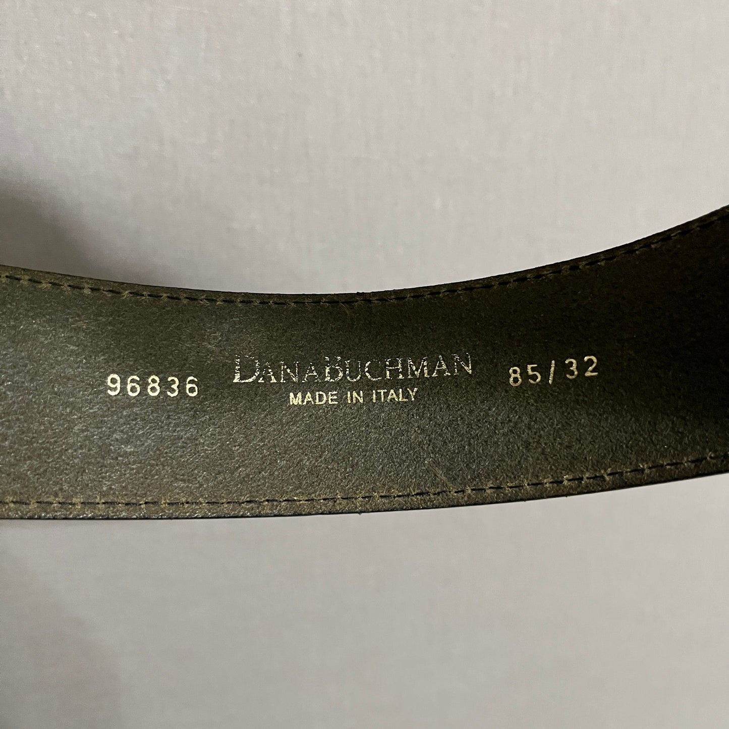 Vintage Dana Buchman Women’s Navy Wide Gold Buckle Belt Sz-32 Medium