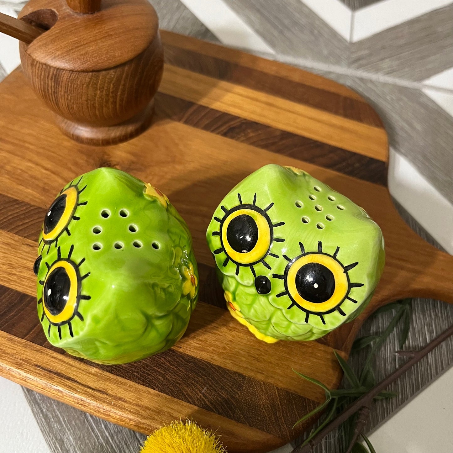 Owls Green 2 Pc Ceramic Salt & Pepper Shakers