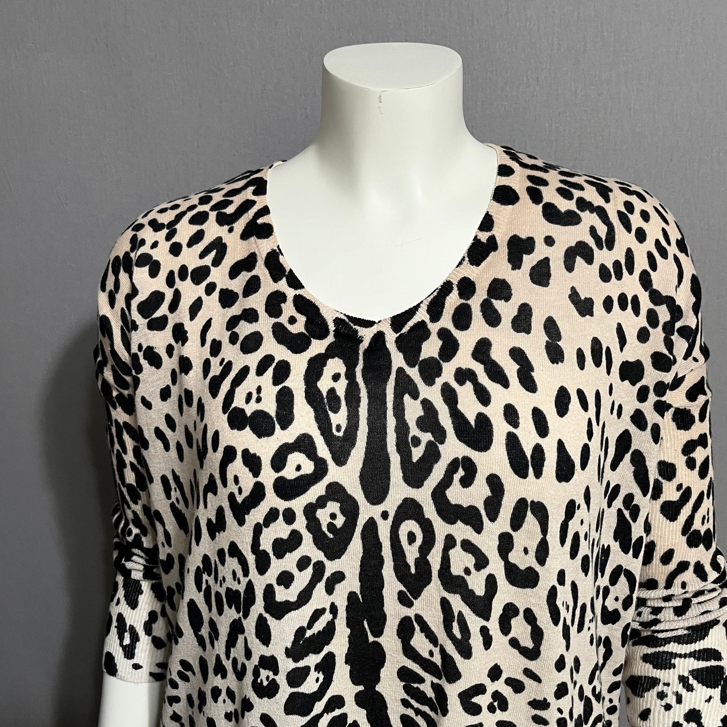 Ellison Animal Print Lightweight Cotton Linen V-Neck Sweater Sz-Small