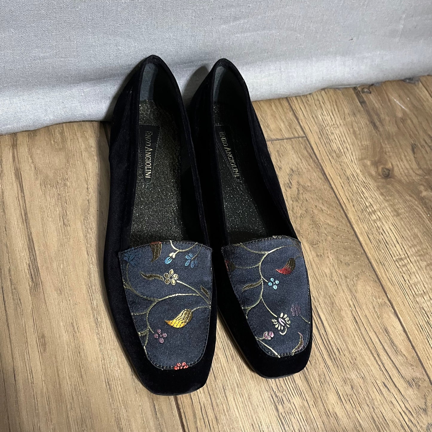 Enzo Angiolini Velvet Floral Embroidered Square Toe Ballet Flats Sz-8 1/2